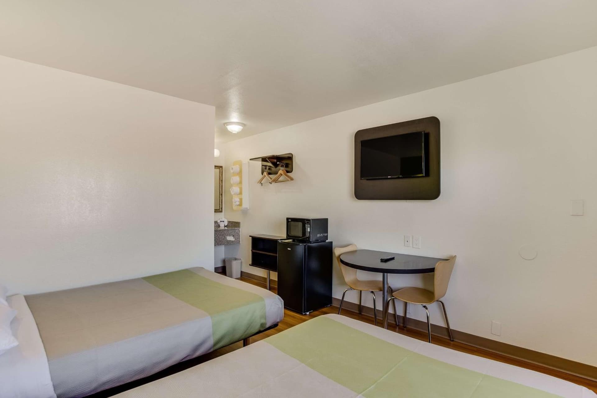 Motel 6-El Paso, TX - West gallery photo in El Paso, TX — image 7