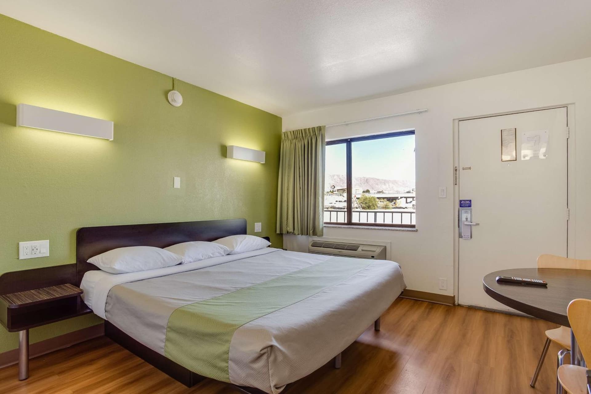 Motel 6-El Paso, TX - West gallery photo in El Paso, TX — image 29
