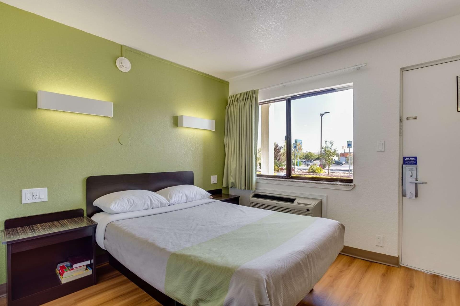 Motel 6-El Paso, TX - West gallery photo in El Paso, TX — image 58