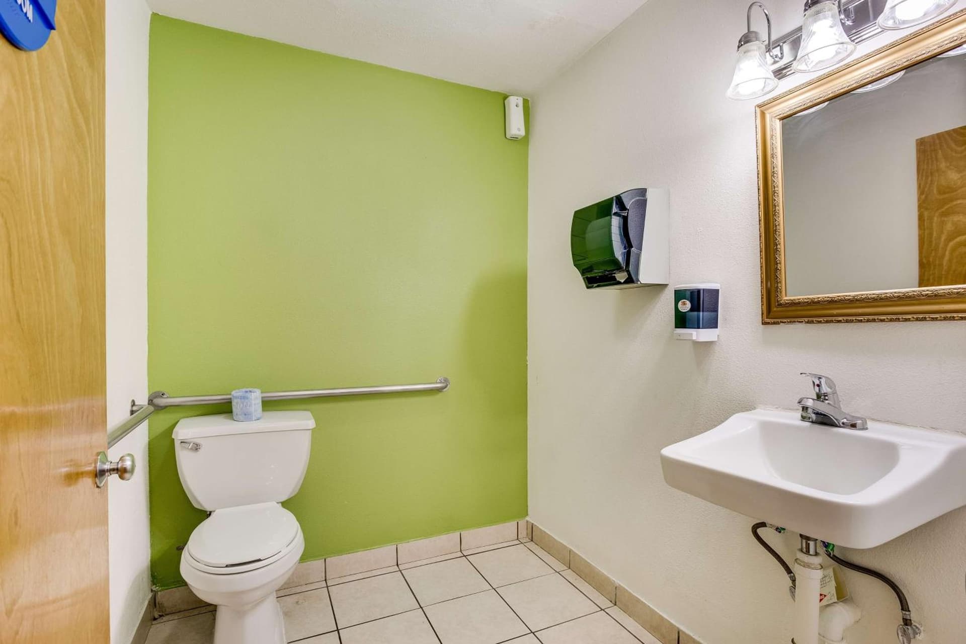 Motel 6-El Paso, TX - West gallery photo in El Paso, TX — image 23
