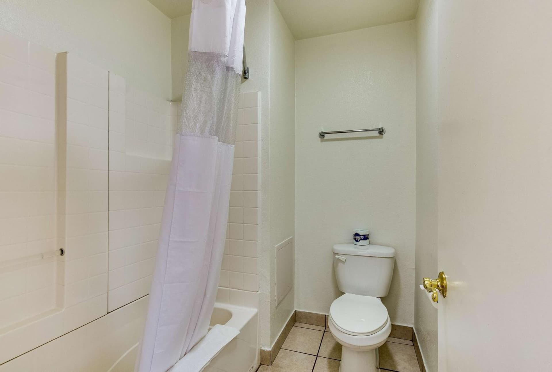 Motel 6-El Paso, TX - West gallery photo in El Paso, TX — image 16