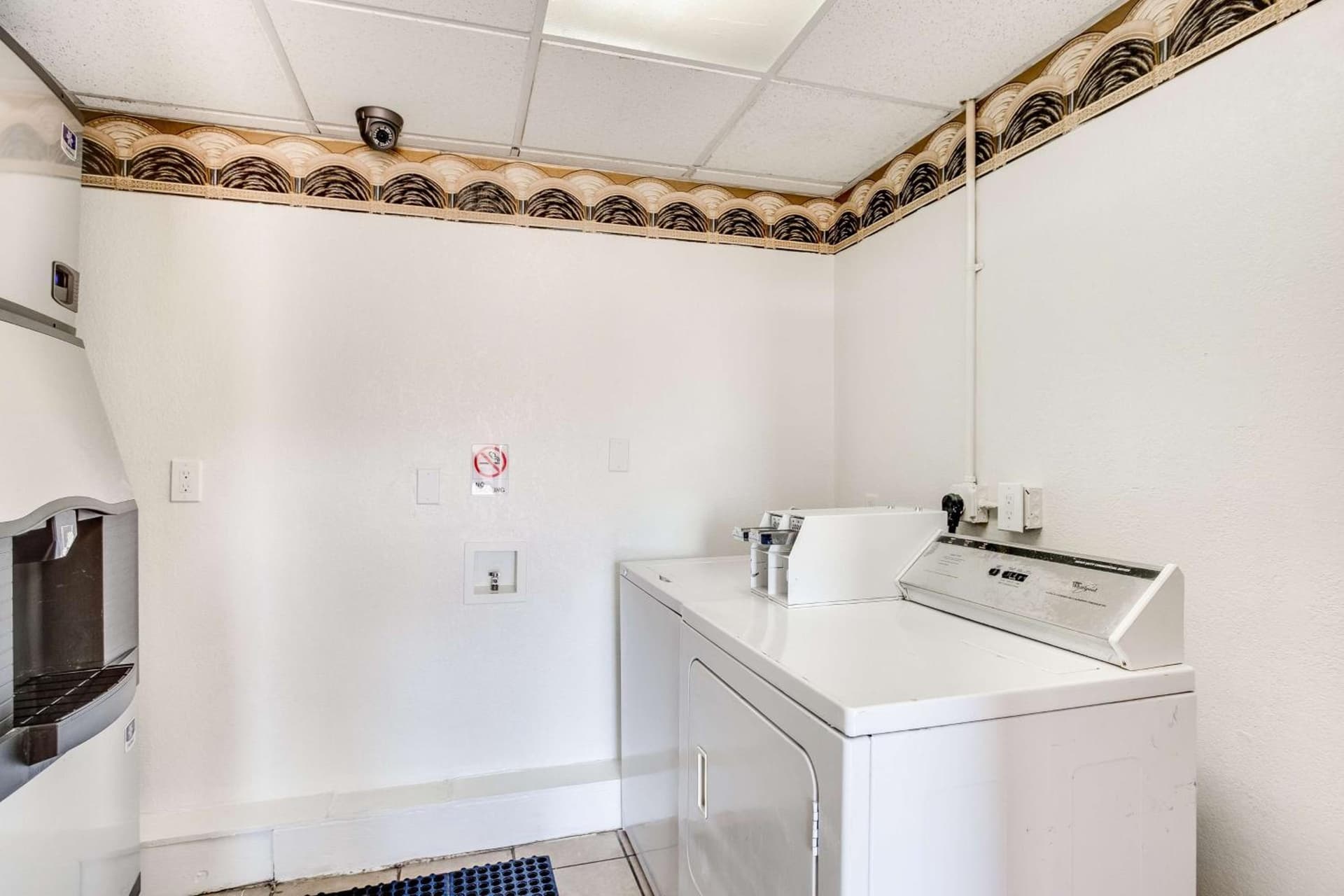 Motel 6-El Paso, TX - West gallery photo in El Paso, TX — image 38