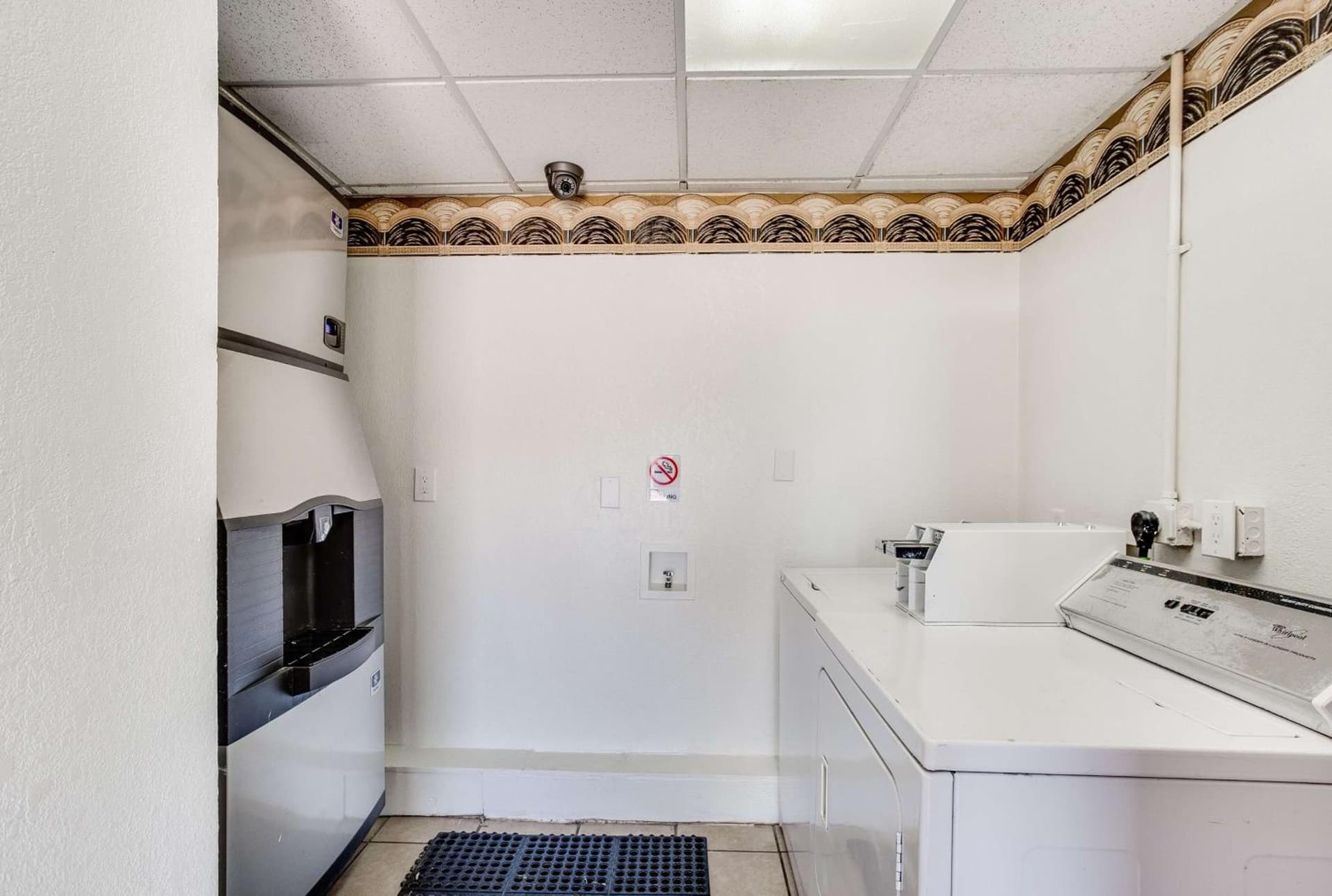 Motel 6-El Paso, TX - West gallery photo in El Paso, TX — image 27