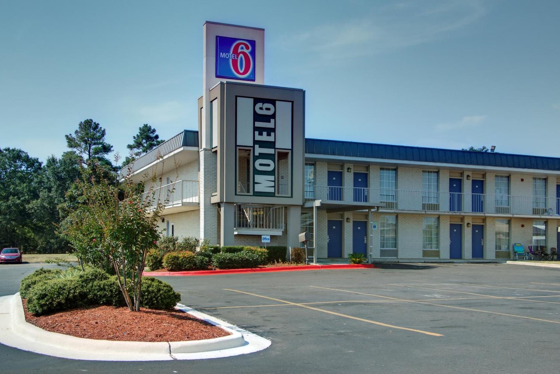 Motel 6-West Monroe, LA featured exterior or lobby in West Monroe, LA — similar hotel