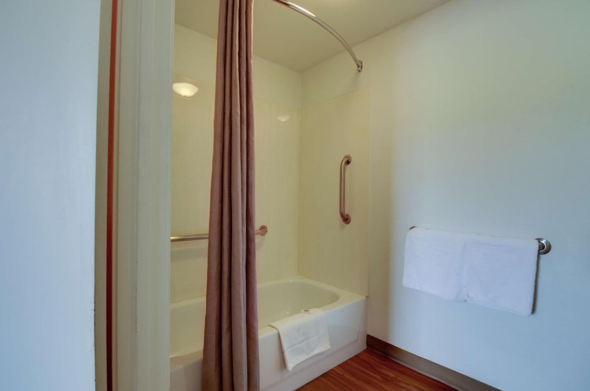 Days Inn by Wyndham Kansas City Northeast gallery photo in Kansas City, MO — image 16