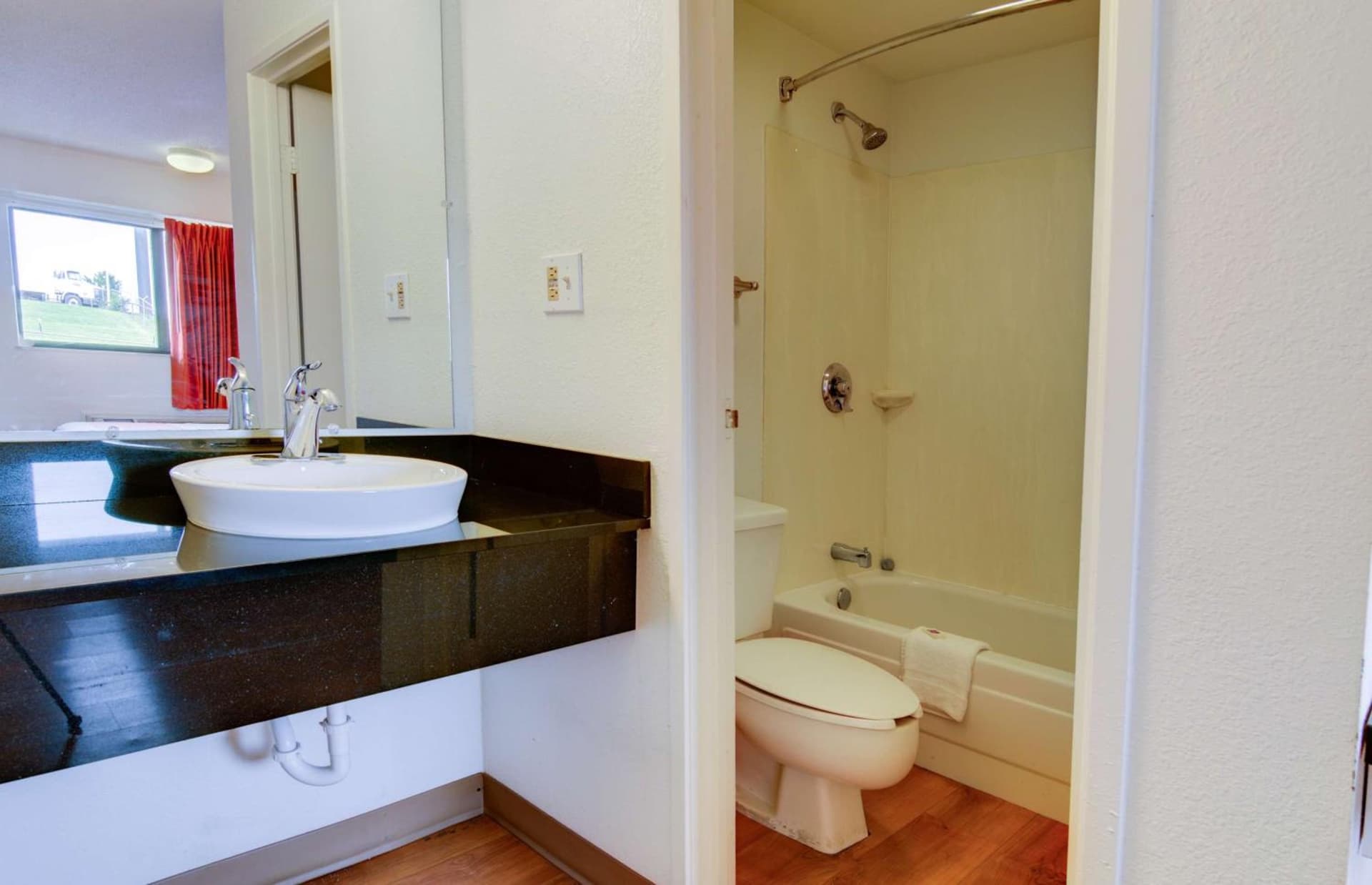 Days Inn by Wyndham Kansas City Northeast gallery photo in Kansas City, MO — image 31