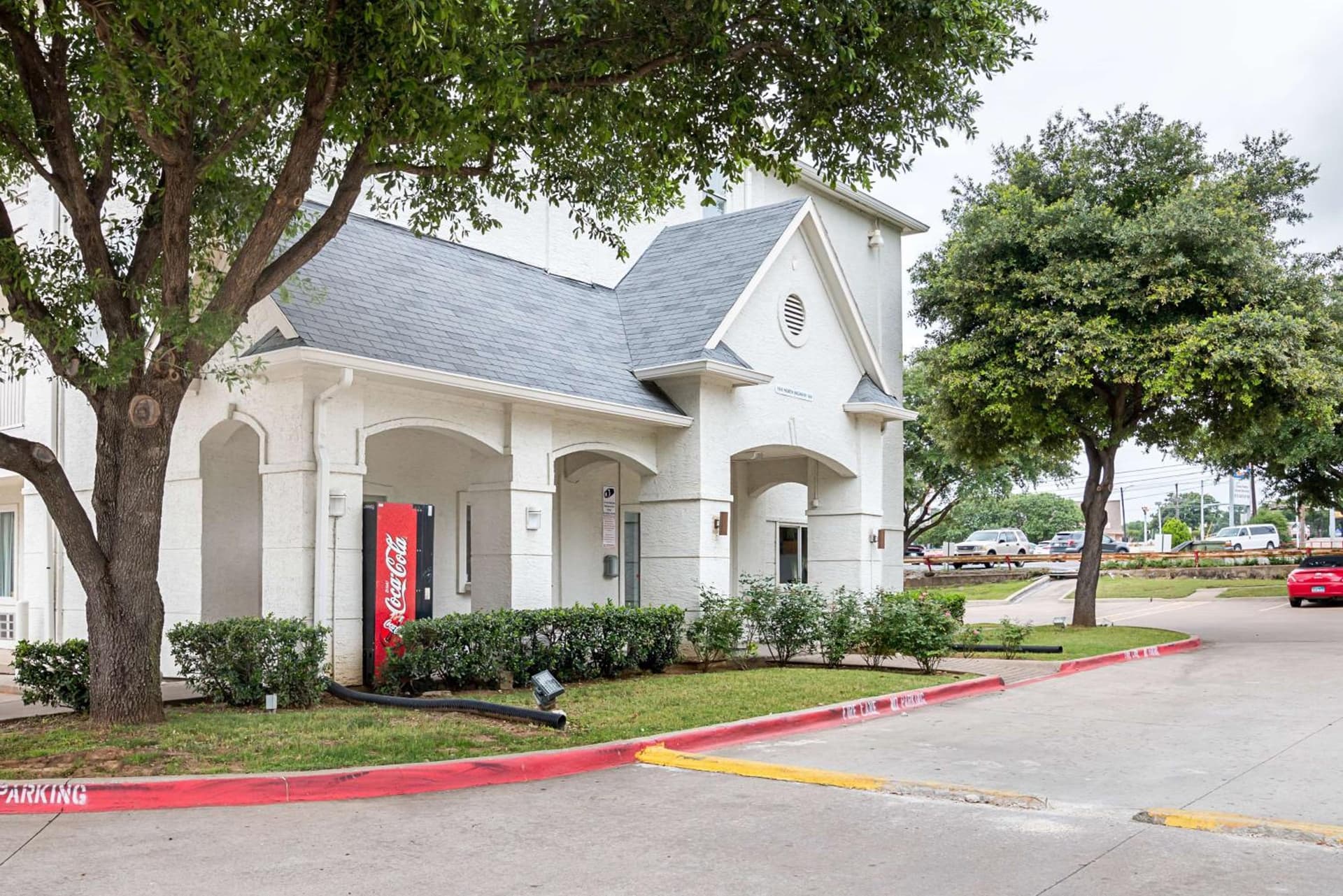 Motel 6-Grand Prairie, TX - Near Six Flags Drive gallery photo in Grand Prairie, TX — image 10