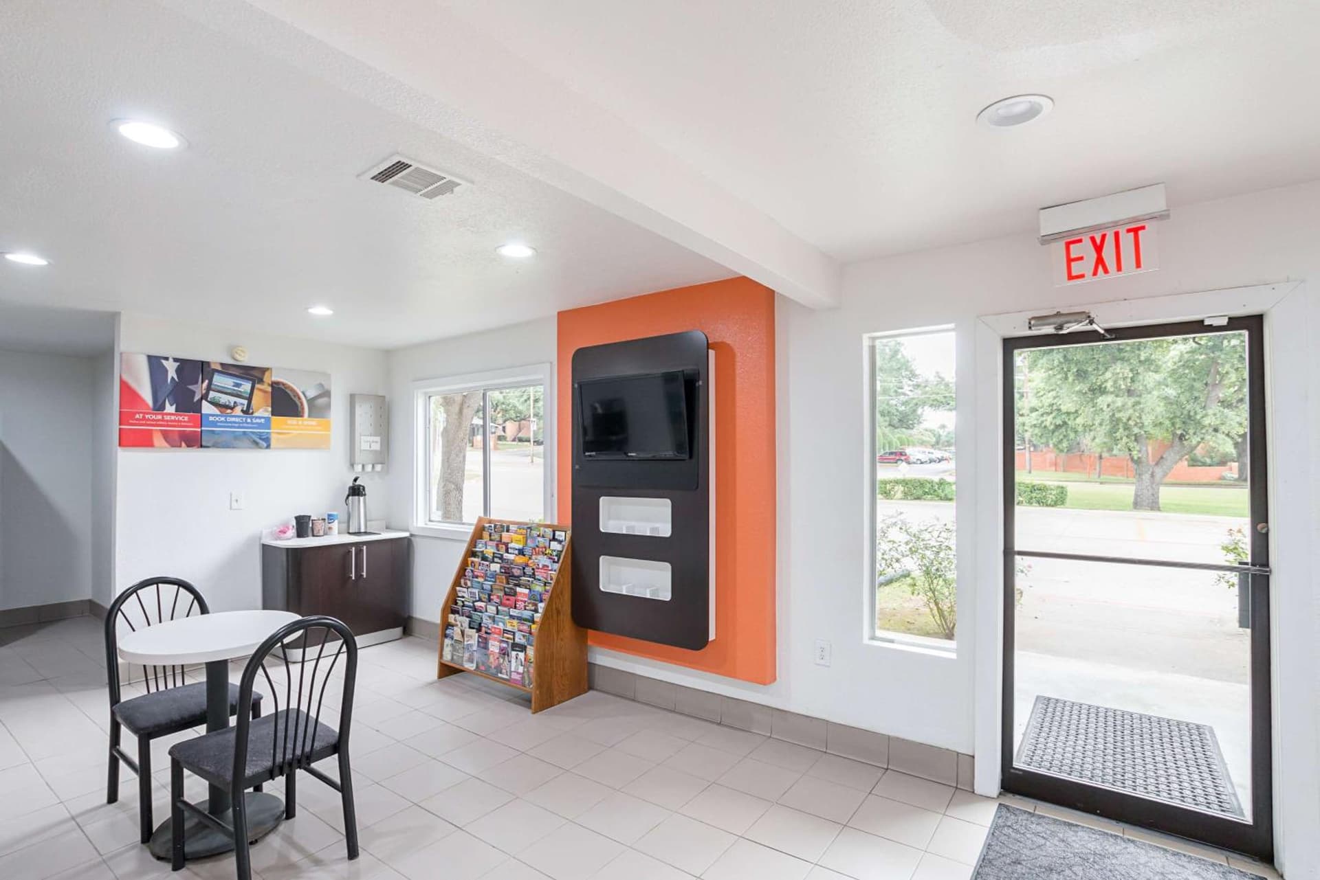 Motel 6-Grand Prairie, TX - Near Six Flags Drive gallery photo in Grand Prairie, TX — image 11