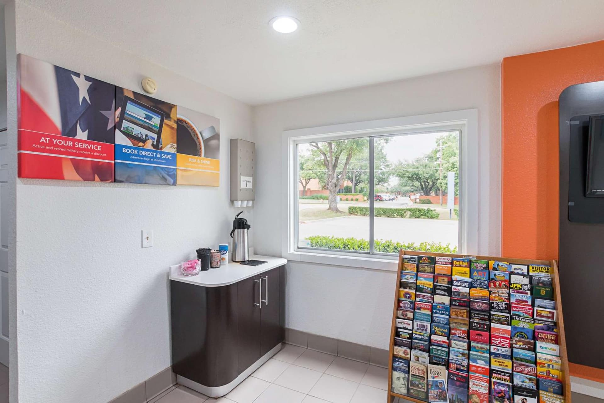 Motel 6-Grand Prairie, TX - Near Six Flags Drive gallery photo in Grand Prairie, TX — image 16