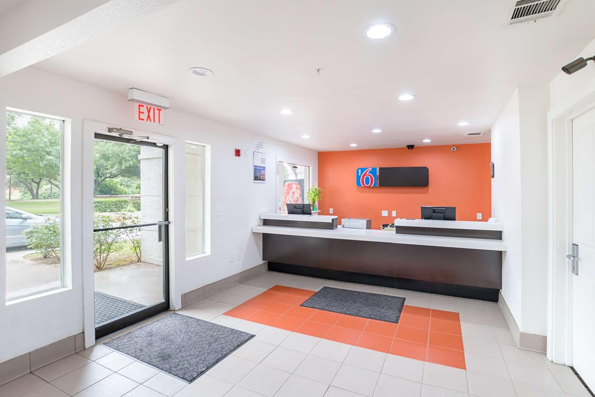 Motel 6-Grand Prairie, TX - Near Six Flags Drive gallery photo in Grand Prairie, TX — image 34