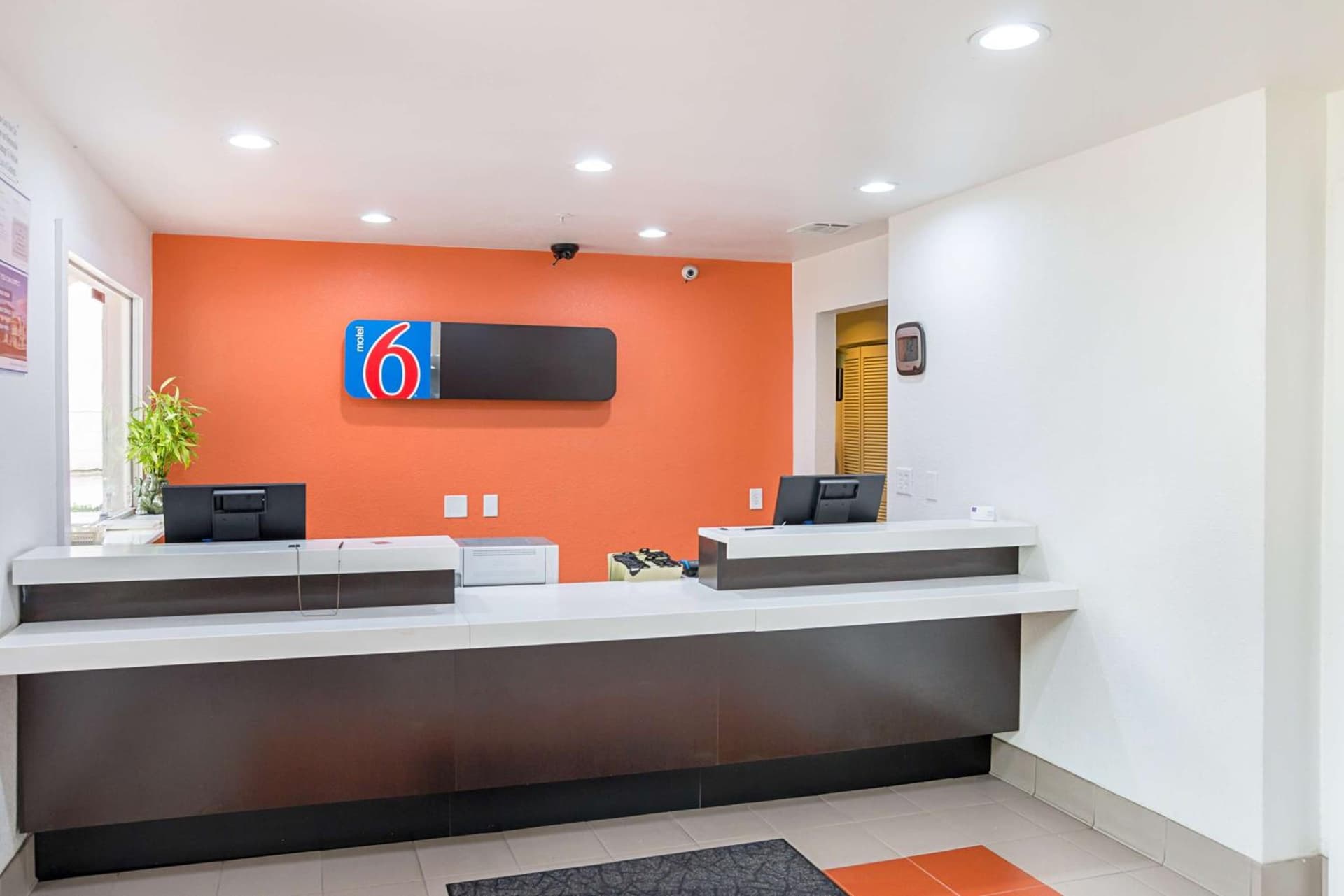 Motel 6-Grand Prairie, TX - Near Six Flags Drive gallery photo in Grand Prairie, TX — image 45