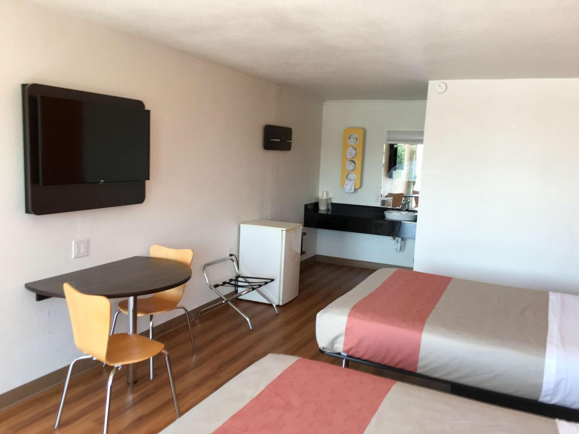 Motel 6-Connellys Springs, NC gallery photo in Hickory, NC — image 9