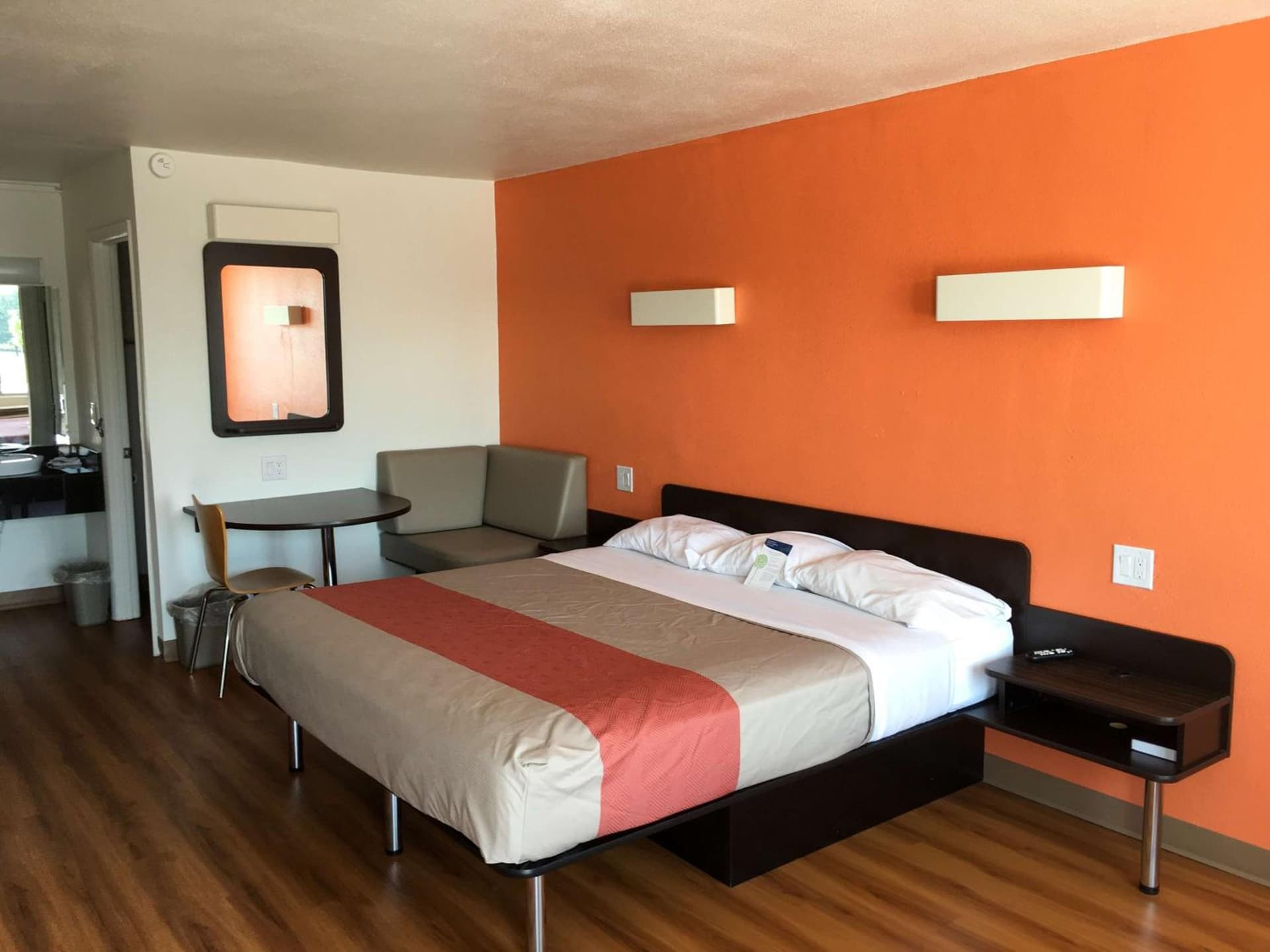 Motel 6-Connellys Springs, NC gallery photo in Hickory, NC — image 21