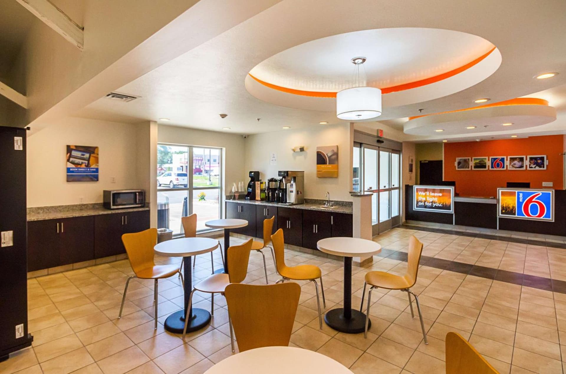 Days Inn by Wyndham South Bend/Notre Dame gallery photo in South Bend, IN — image 17