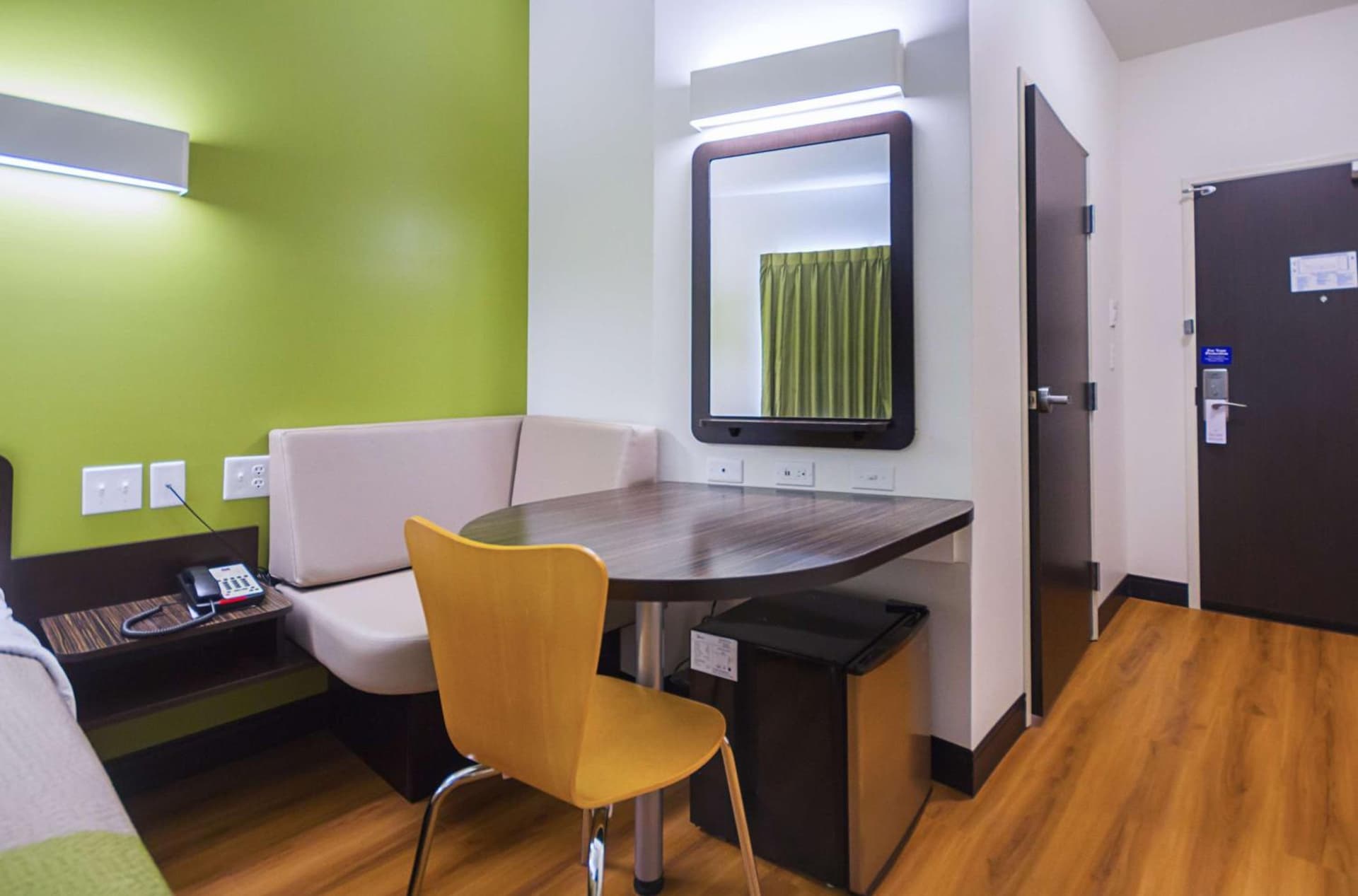 Days Inn by Wyndham South Bend/Notre Dame gallery photo in South Bend, IN — image 14