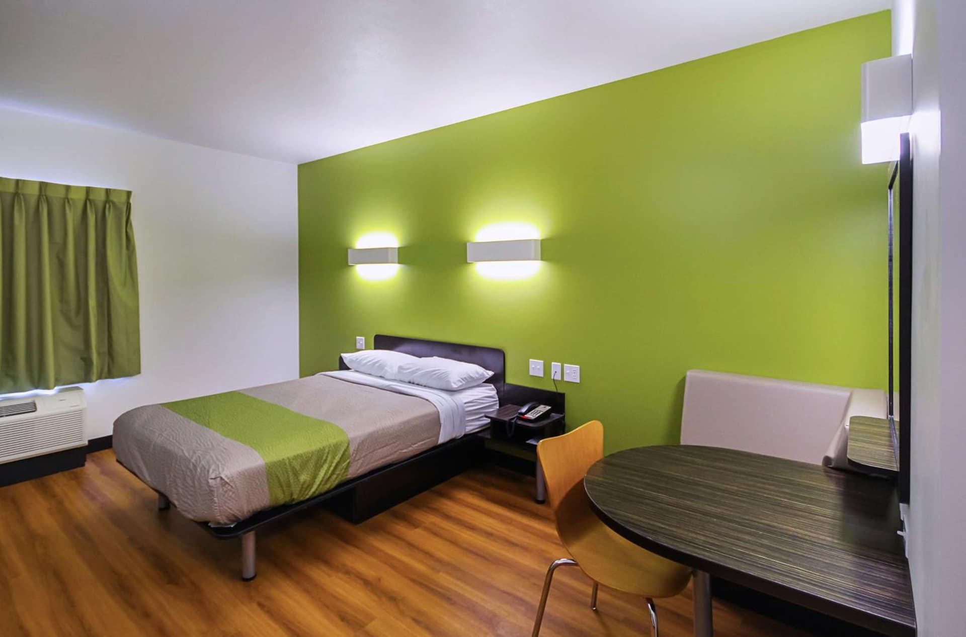 Days Inn by Wyndham South Bend/Notre Dame gallery photo in South Bend, IN — image 37