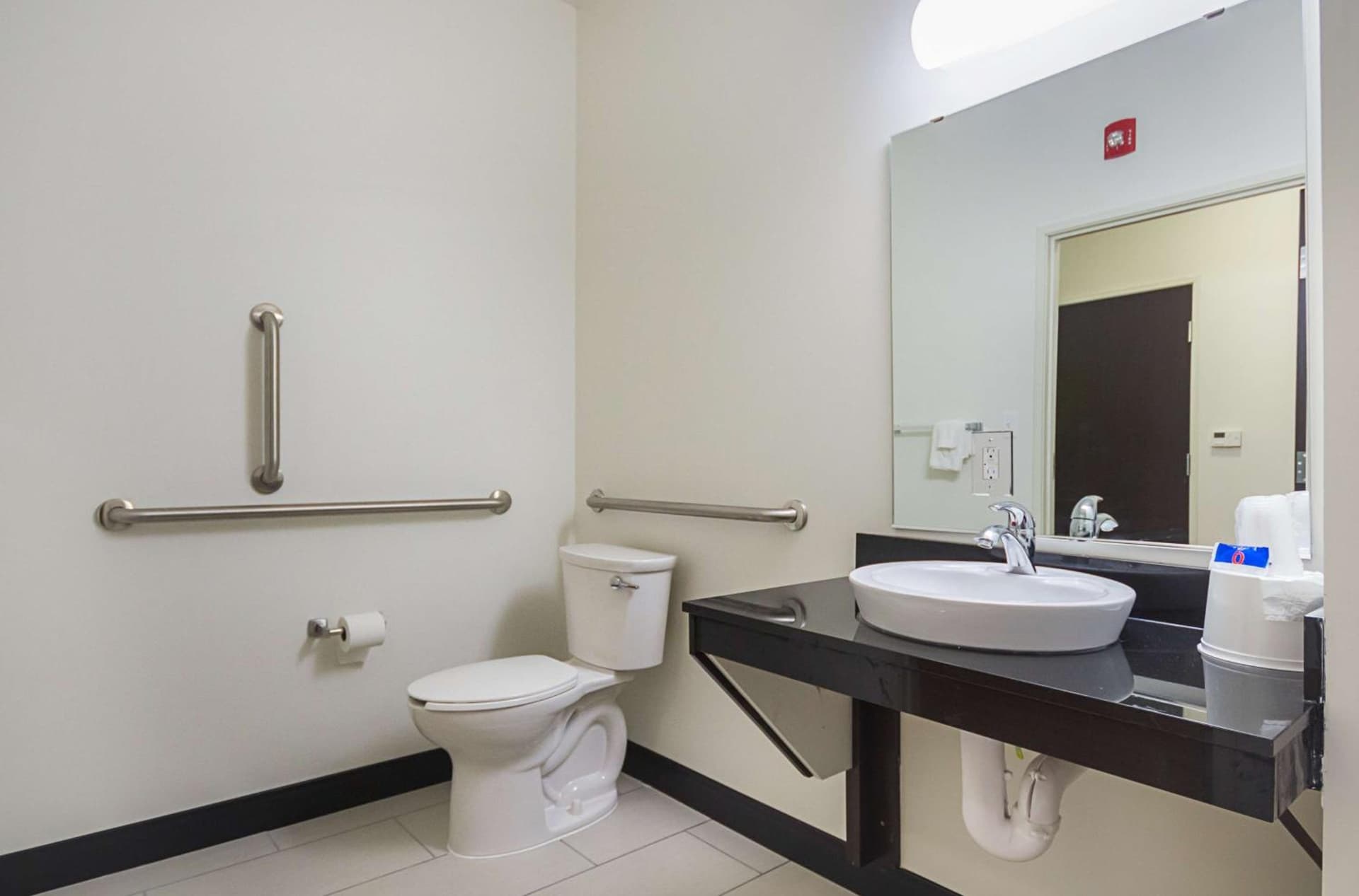 Days Inn by Wyndham South Bend/Notre Dame gallery photo in South Bend, IN — image 36