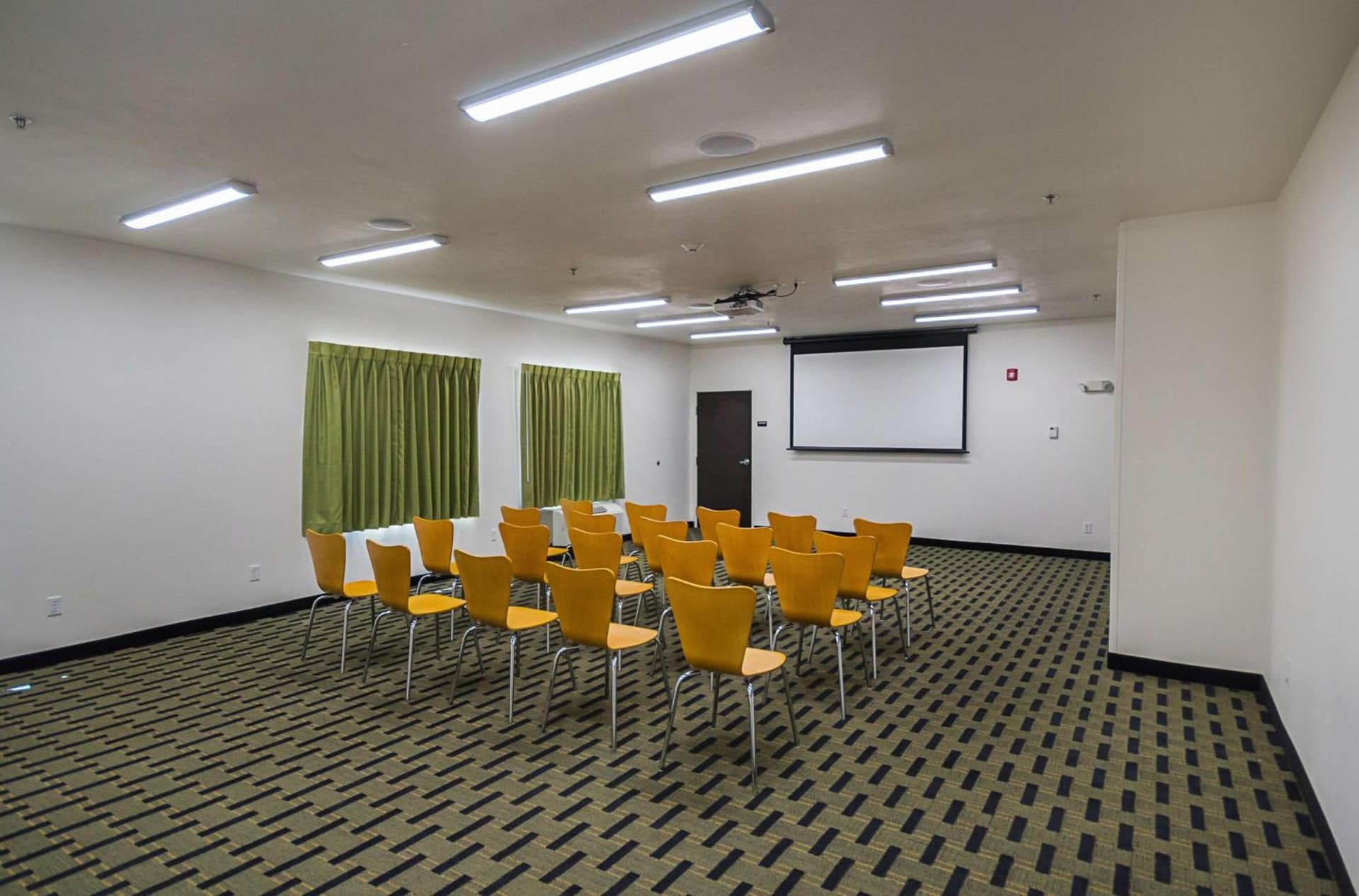 Days Inn by Wyndham South Bend/Notre Dame gallery photo in South Bend, IN — image 61