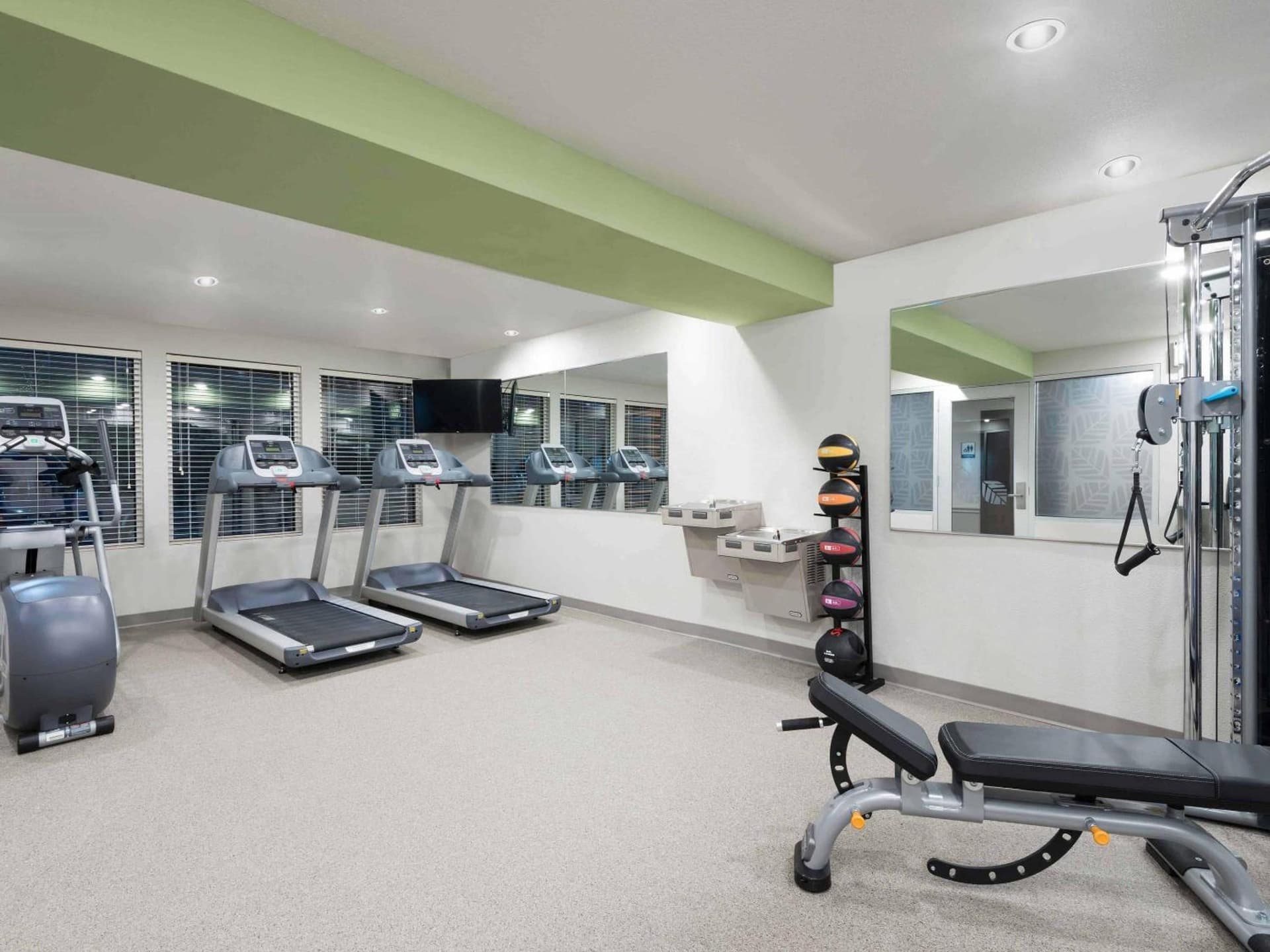 WoodSpring Suites Petersburg near Fort Lee property views in Srmc Heliport — gallery photo 3