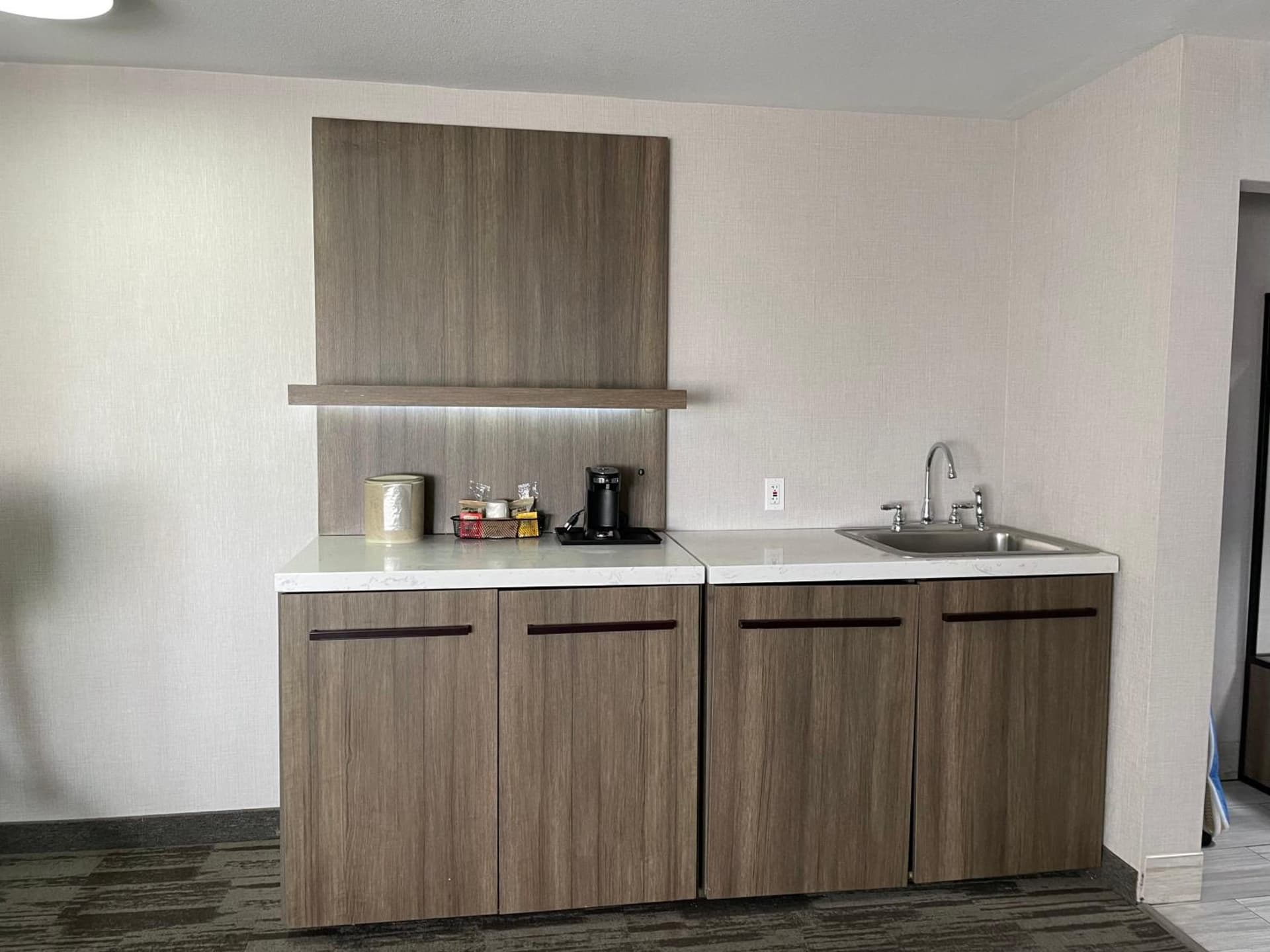 Sisk Hotel interior in Modesto, CA — gallery photo 2
