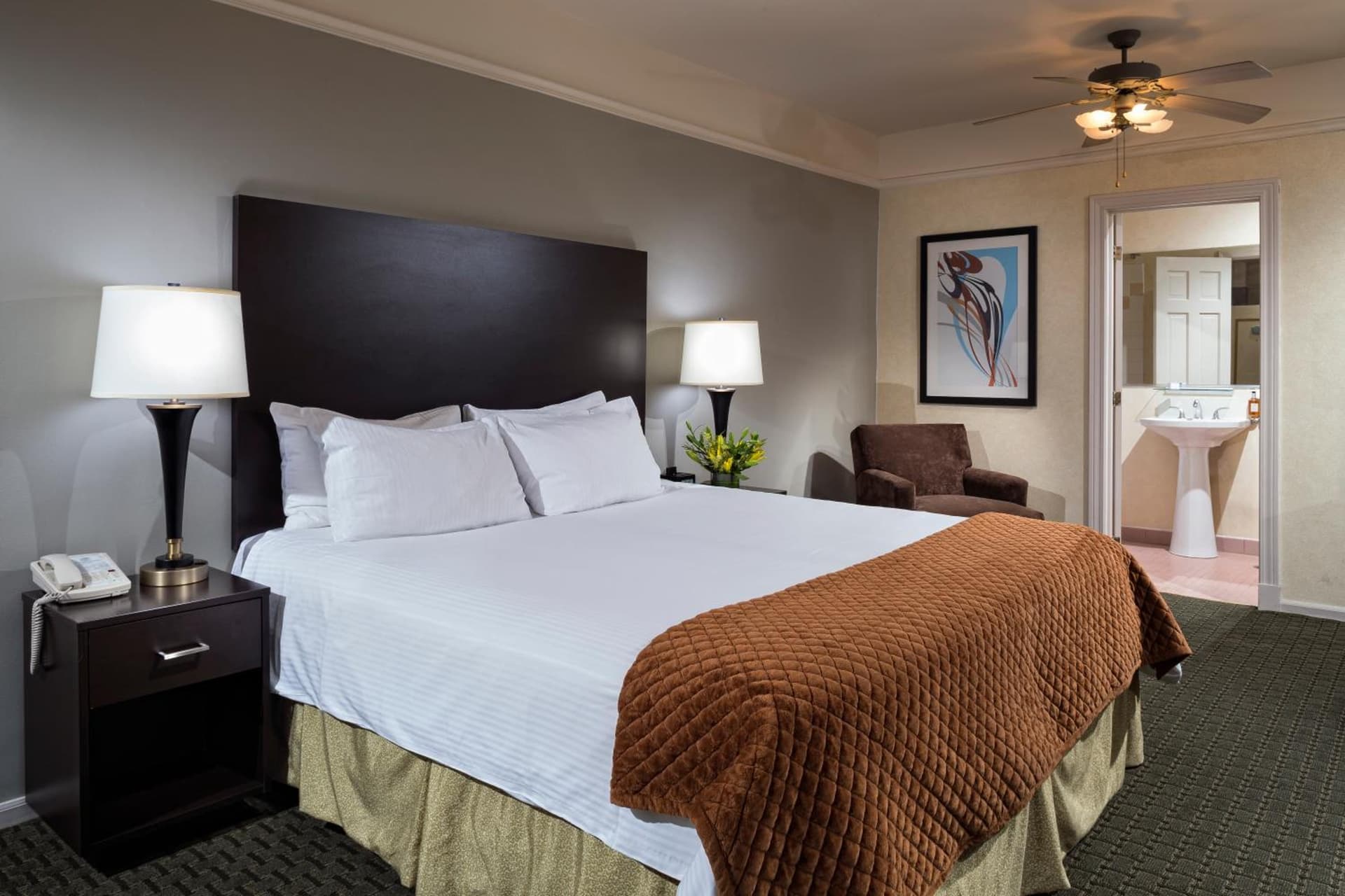 The Willows Hotel gallery photo in Chicago, IL — image 14