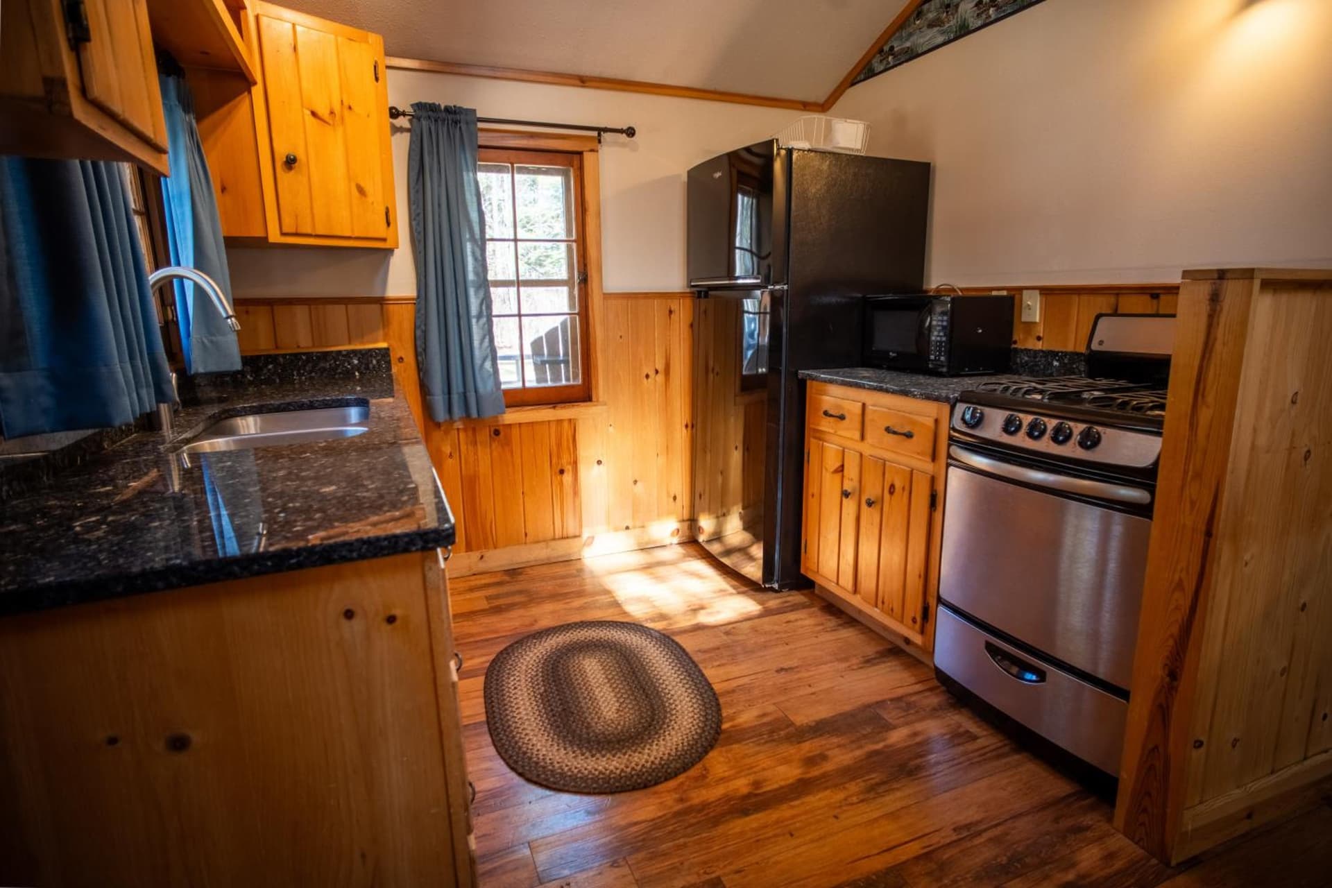 Timber Bay Lodge and Houseboats interior in Babbitt, MN — gallery photo 2