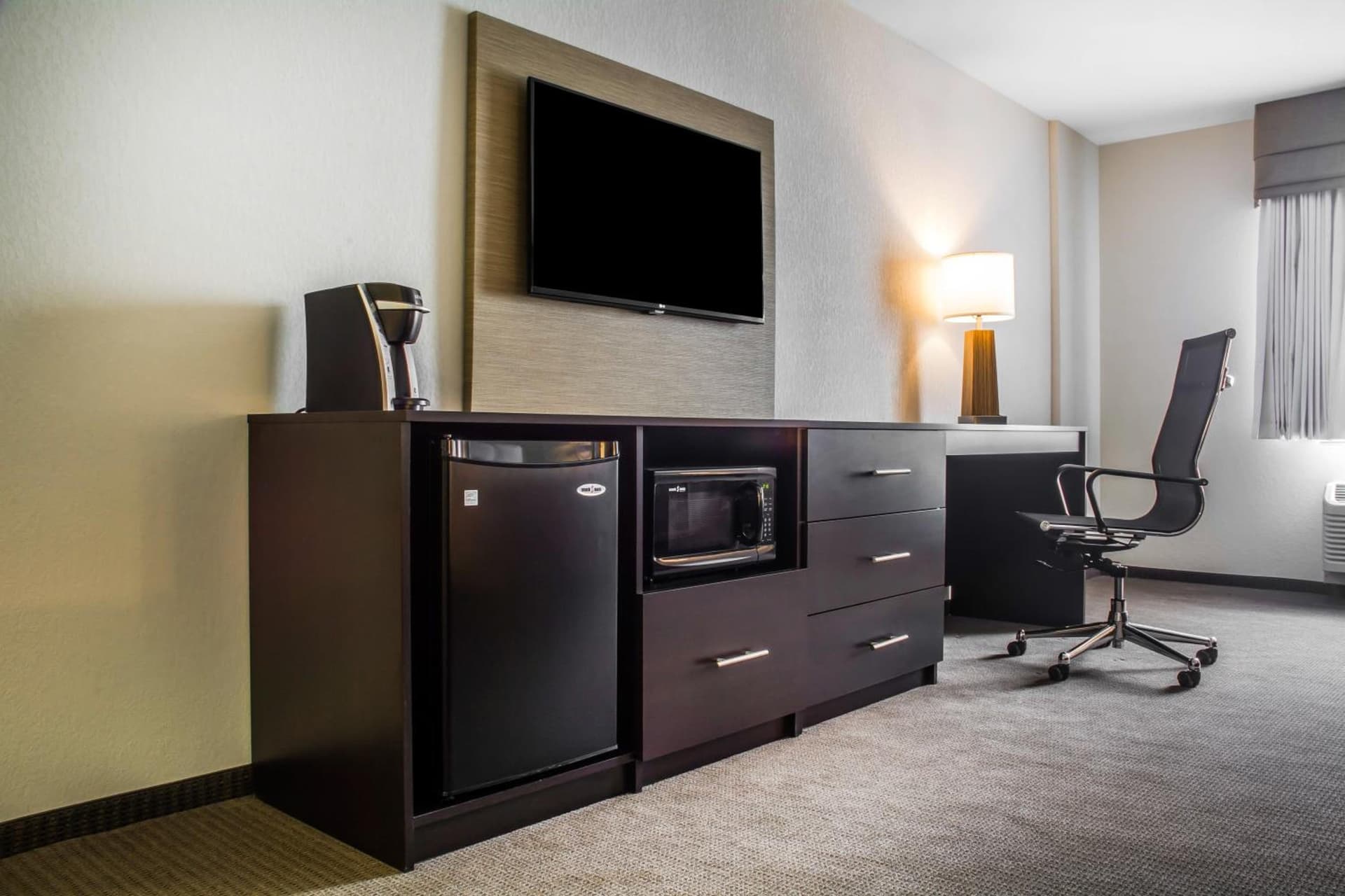 Sleep Inn & Suites Syracuse Airport gallery photo in East Syracuse, NY — image 11