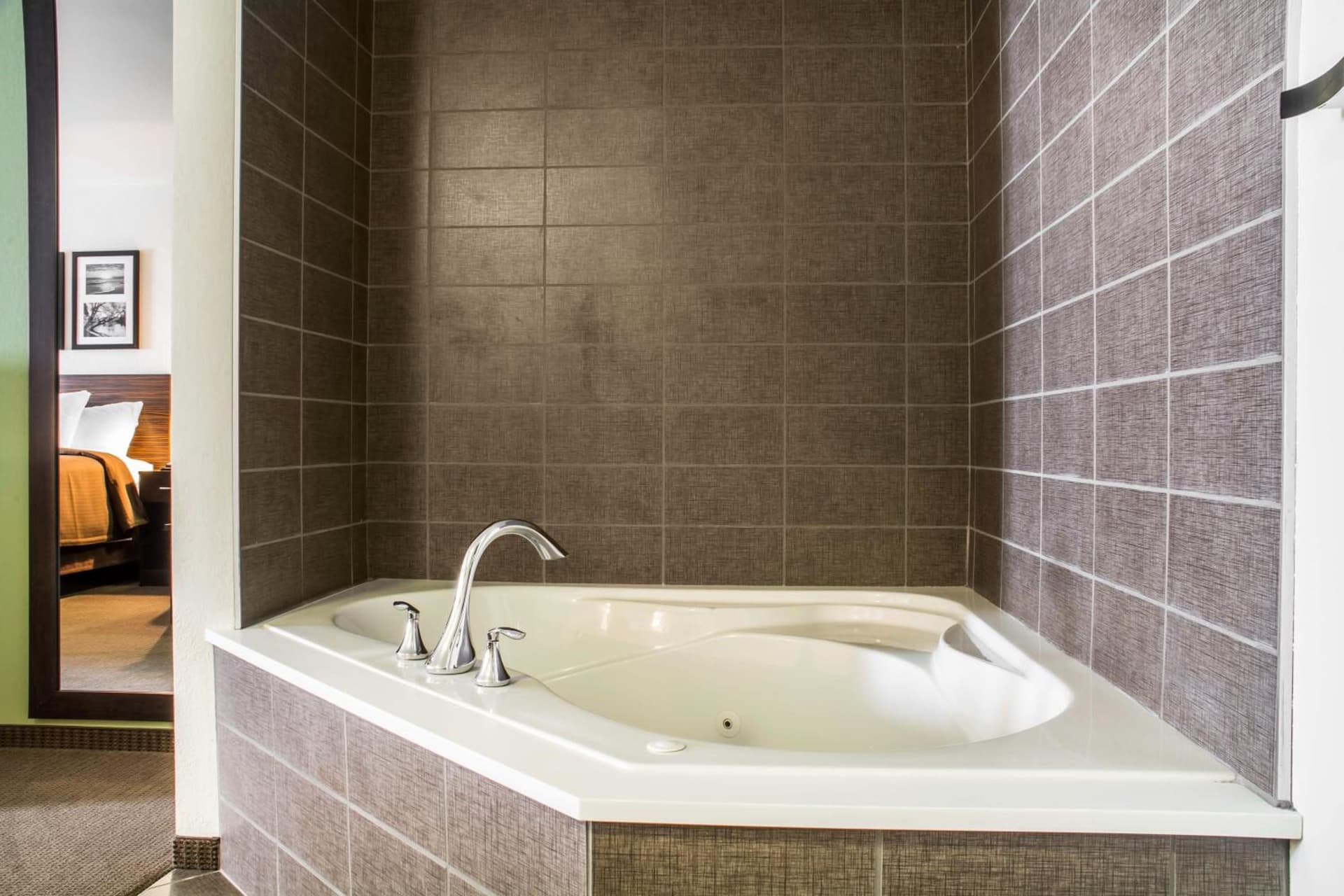 Sleep Inn & Suites Syracuse Airport gallery photo in East Syracuse, NY — image 48