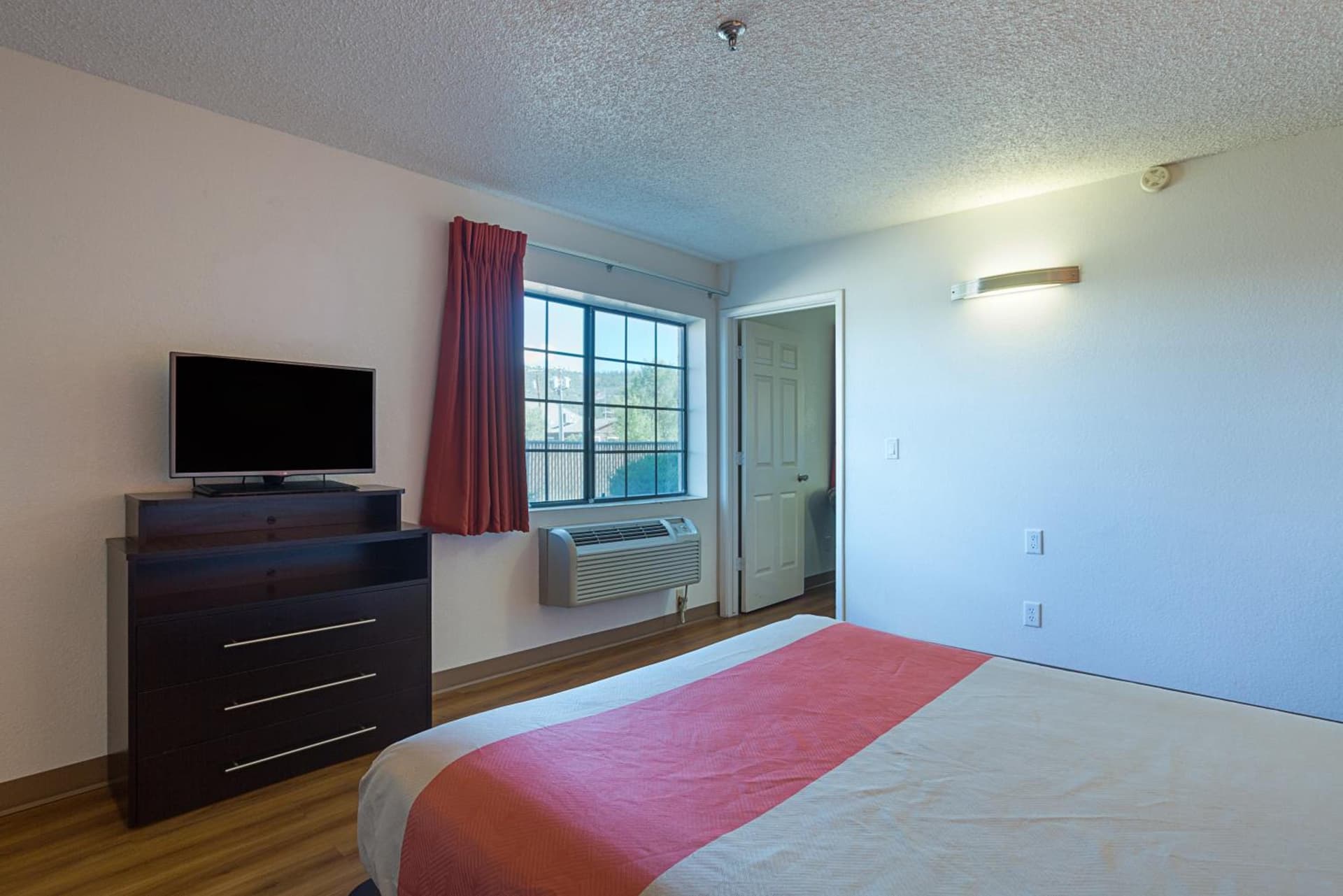 Motel 6-Williams, AZ - West - Grand Canyon property views in Williams, AZ — gallery photo 3