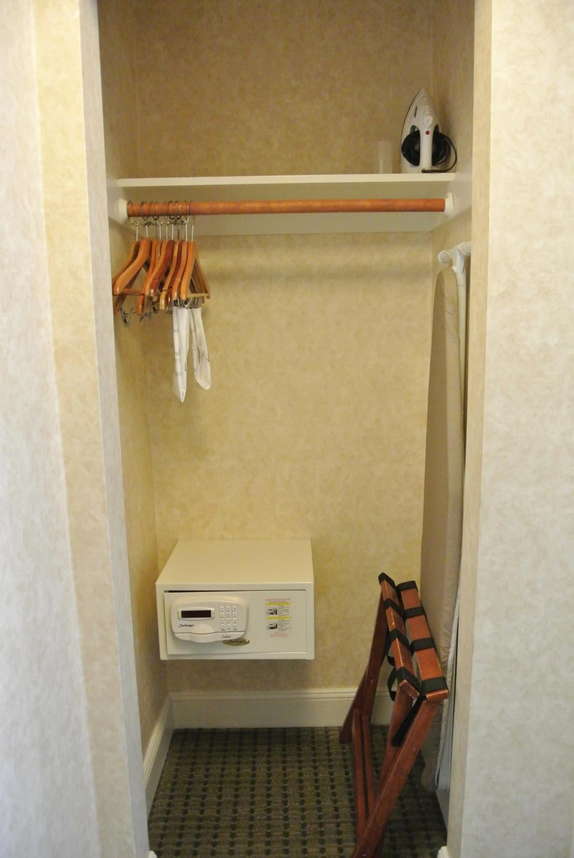 Cow Hollow Inn and Suites gallery photo in San Francisco, CA — image 12