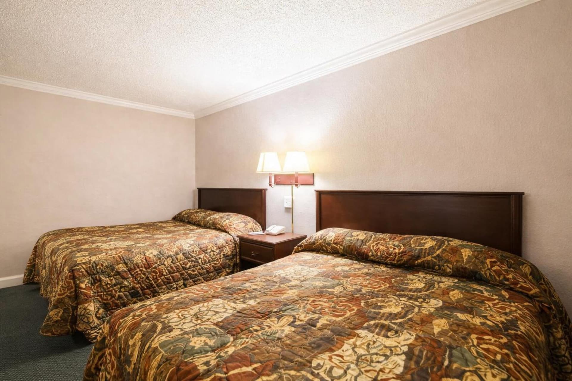 Hotel O Haven Inn Huntsville AL US 72 interior in Huntsville, AL — gallery photo 2
