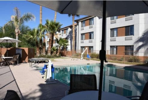 Sky Harbor Airport Inn interior in Phoenix, AZ — gallery photo 2