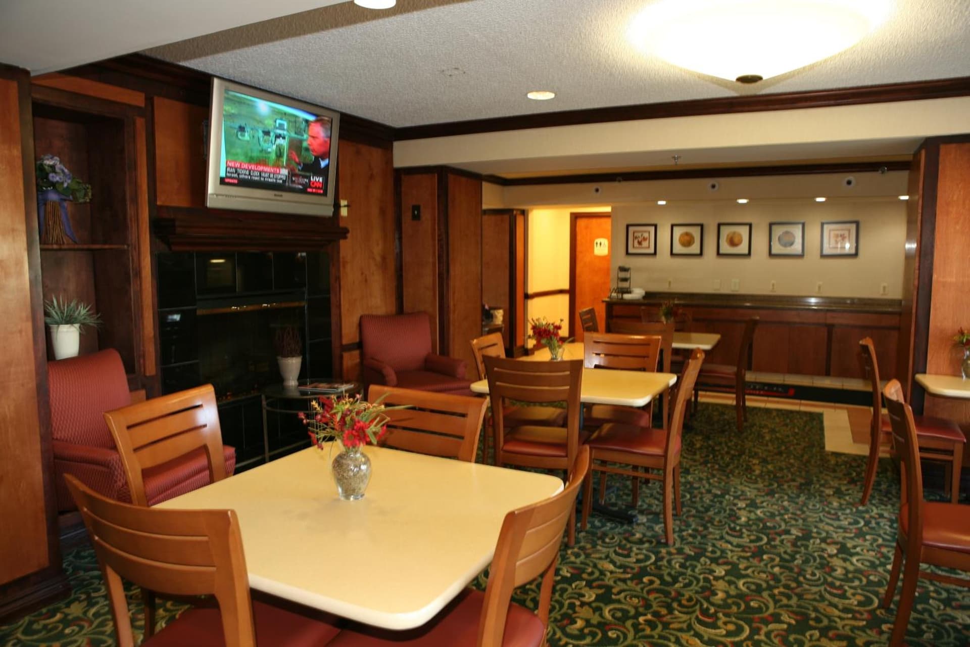 Baymont by Wyndham Kalamazoo East gallery photo in Kalamazoo, MI — image 36