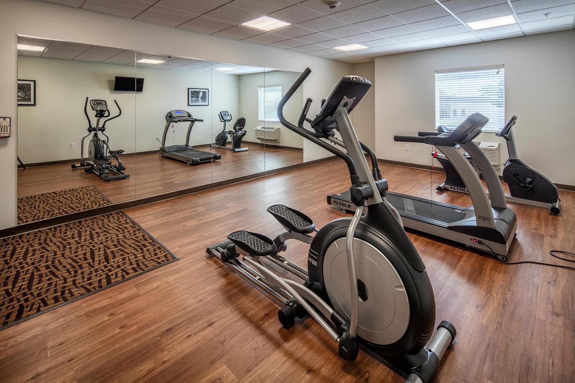 Sleep Inn & Suites Syracuse Airport gallery photo in East Syracuse, NY — image 12