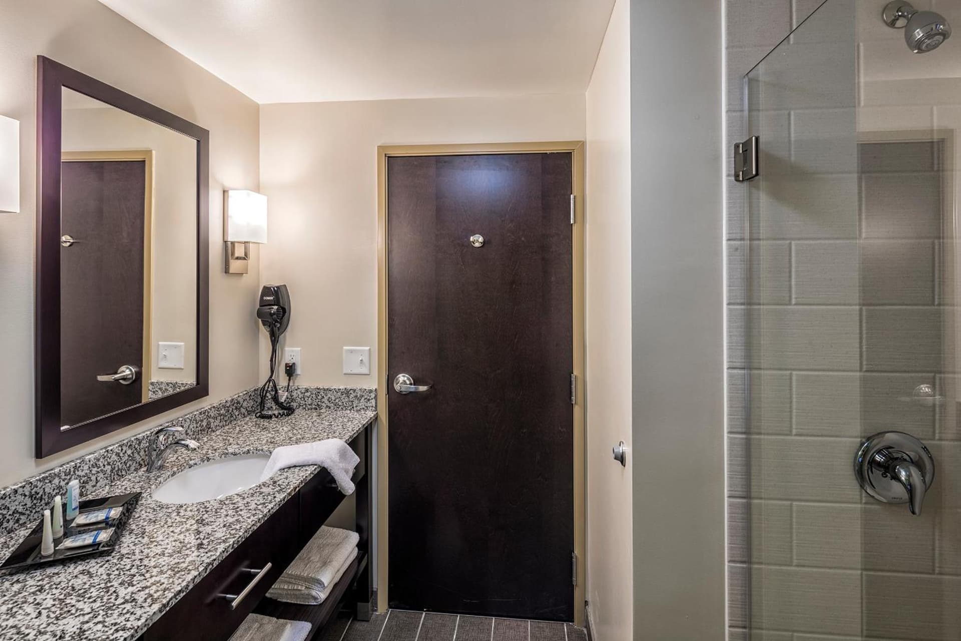 Sleep Inn & Suites Syracuse Airport gallery photo in East Syracuse, NY — image 22