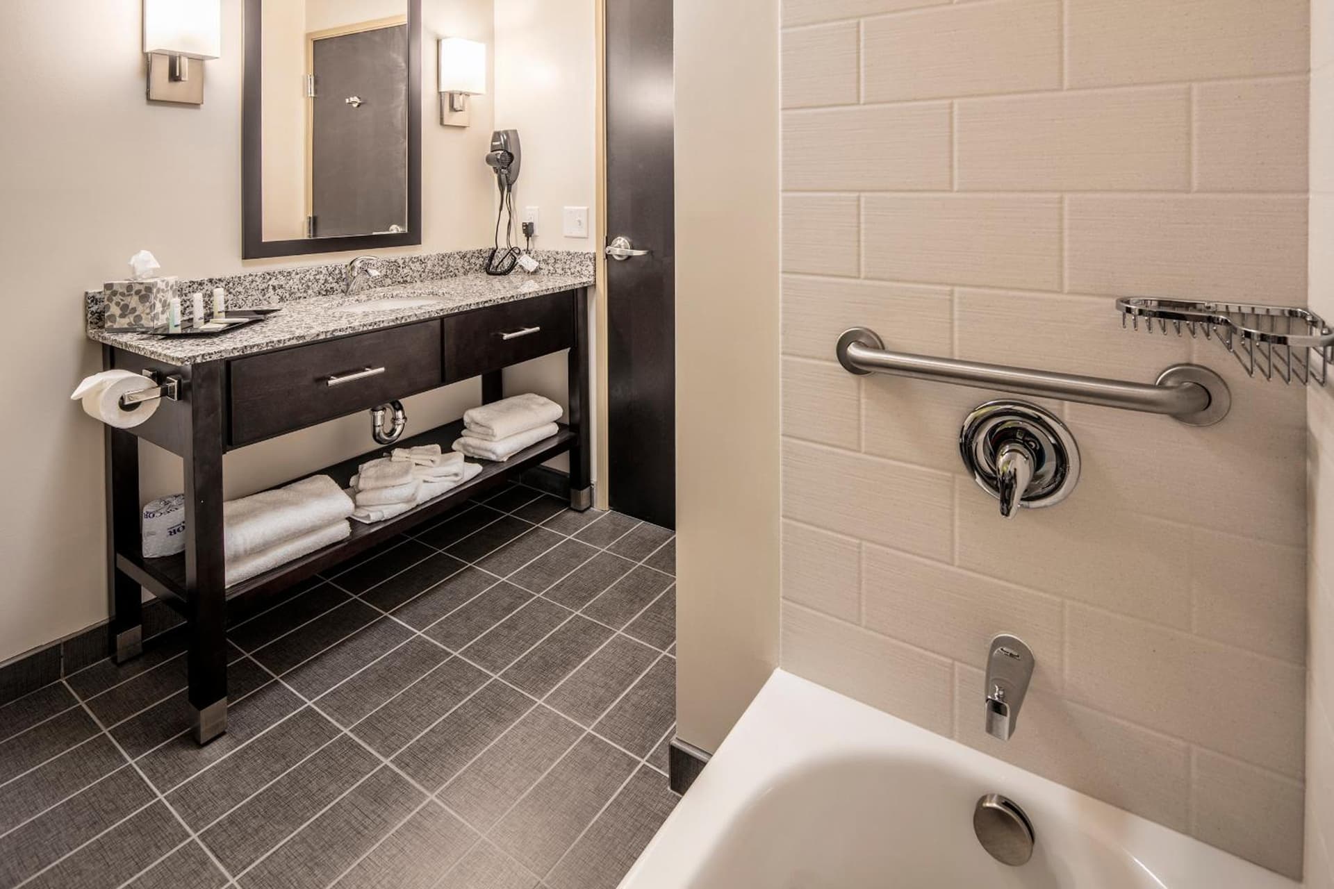 Sleep Inn & Suites Syracuse Airport gallery photo in East Syracuse, NY — image 15