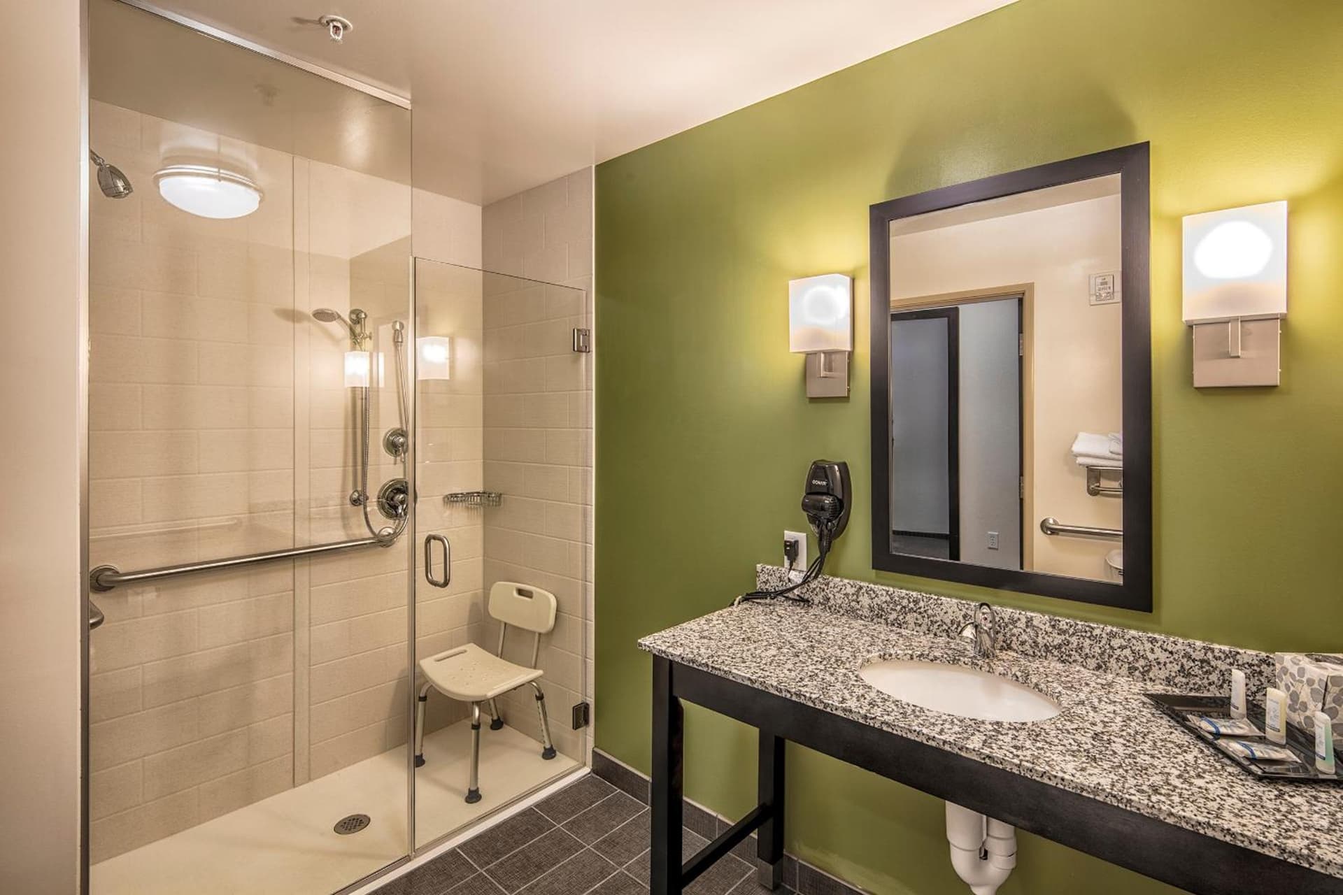 Sleep Inn & Suites Syracuse Airport gallery photo in East Syracuse, NY — image 9
