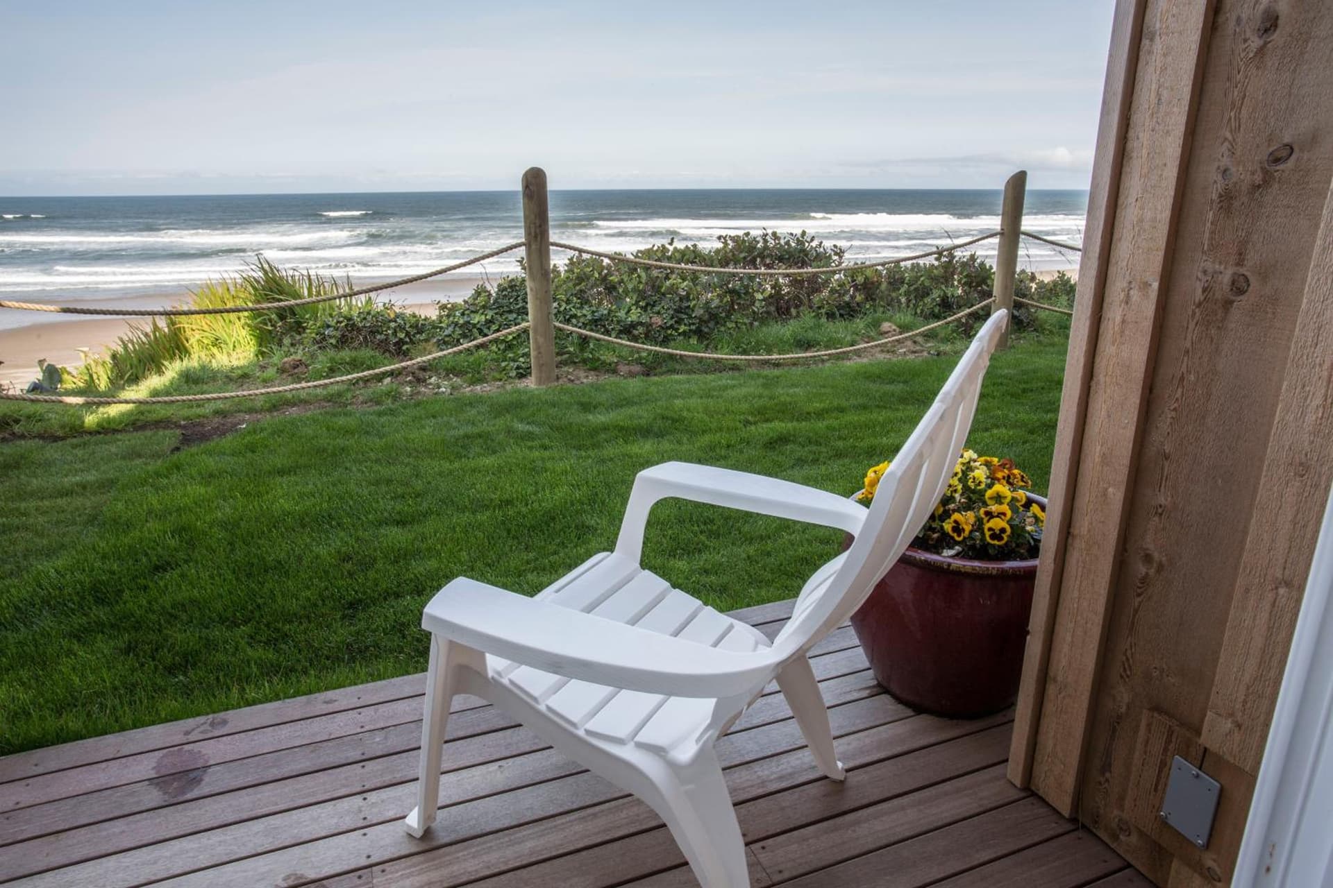 Pelican Shores Inn interior in Lincoln City, OR — gallery photo 2