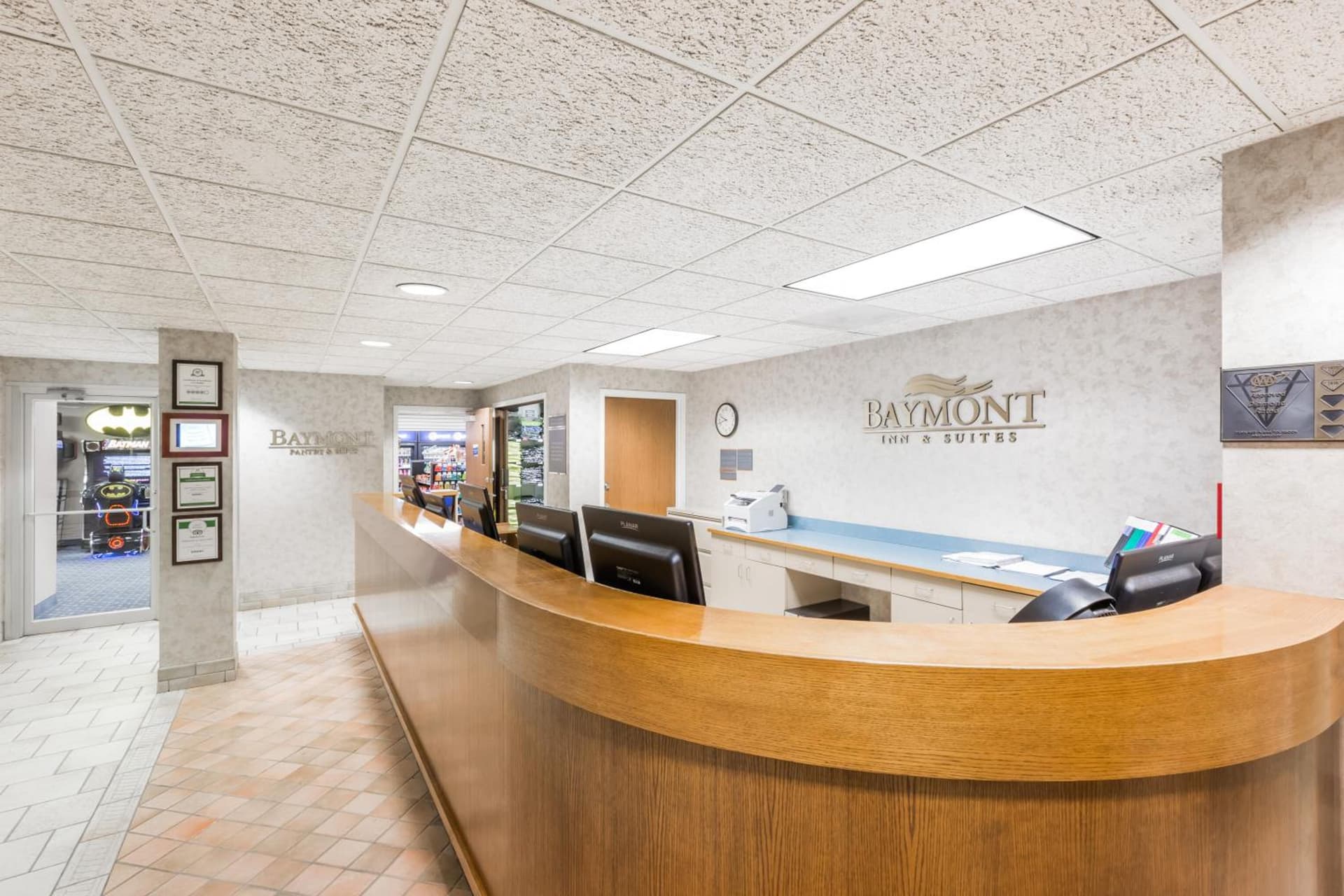 Baymont by Wyndham Des Moines Airport gallery photo in Des Moines, IA — image 48