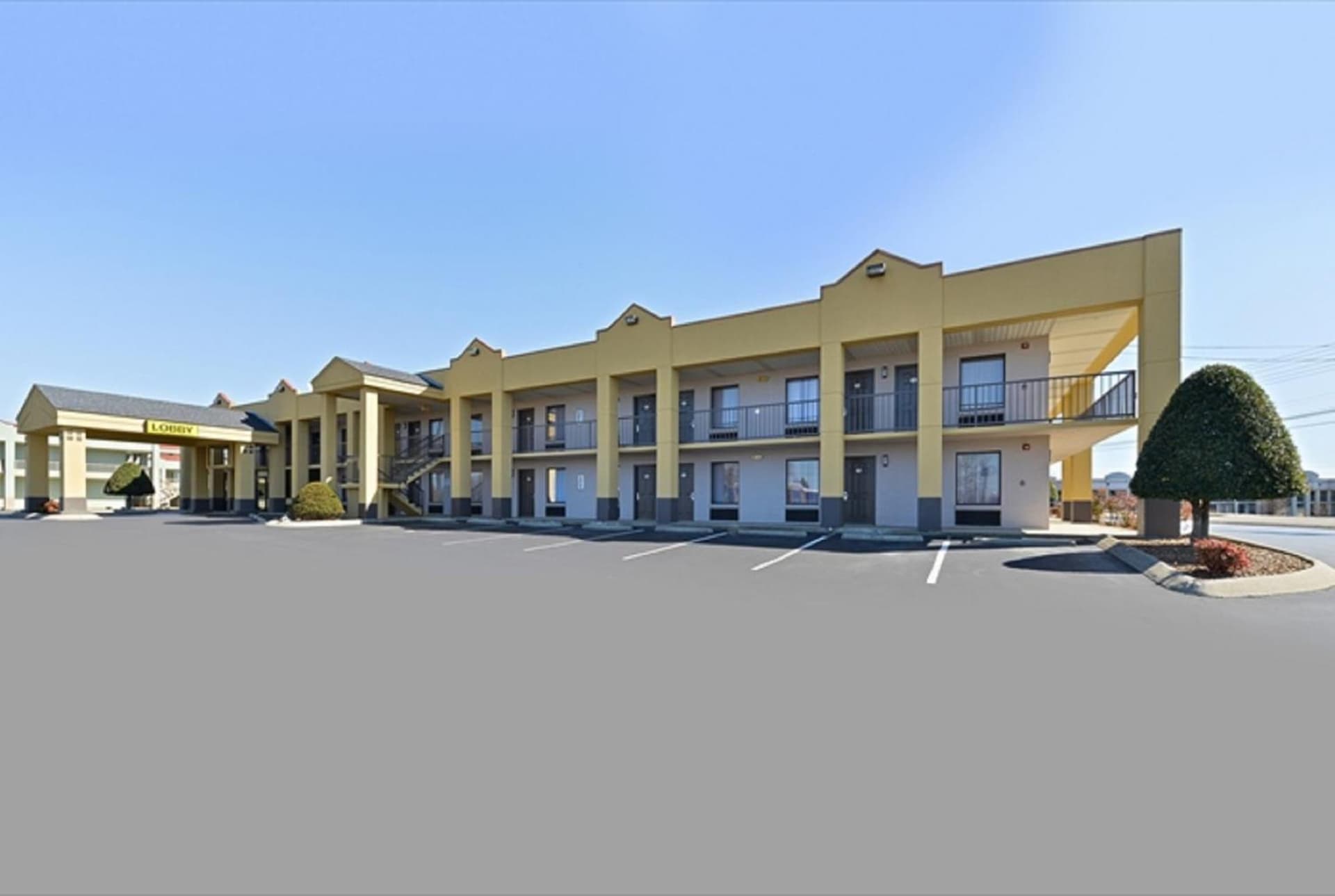 Super 8 by Wyndham Clarksville Northeast gallery photo in Clarksville, TN — image 16