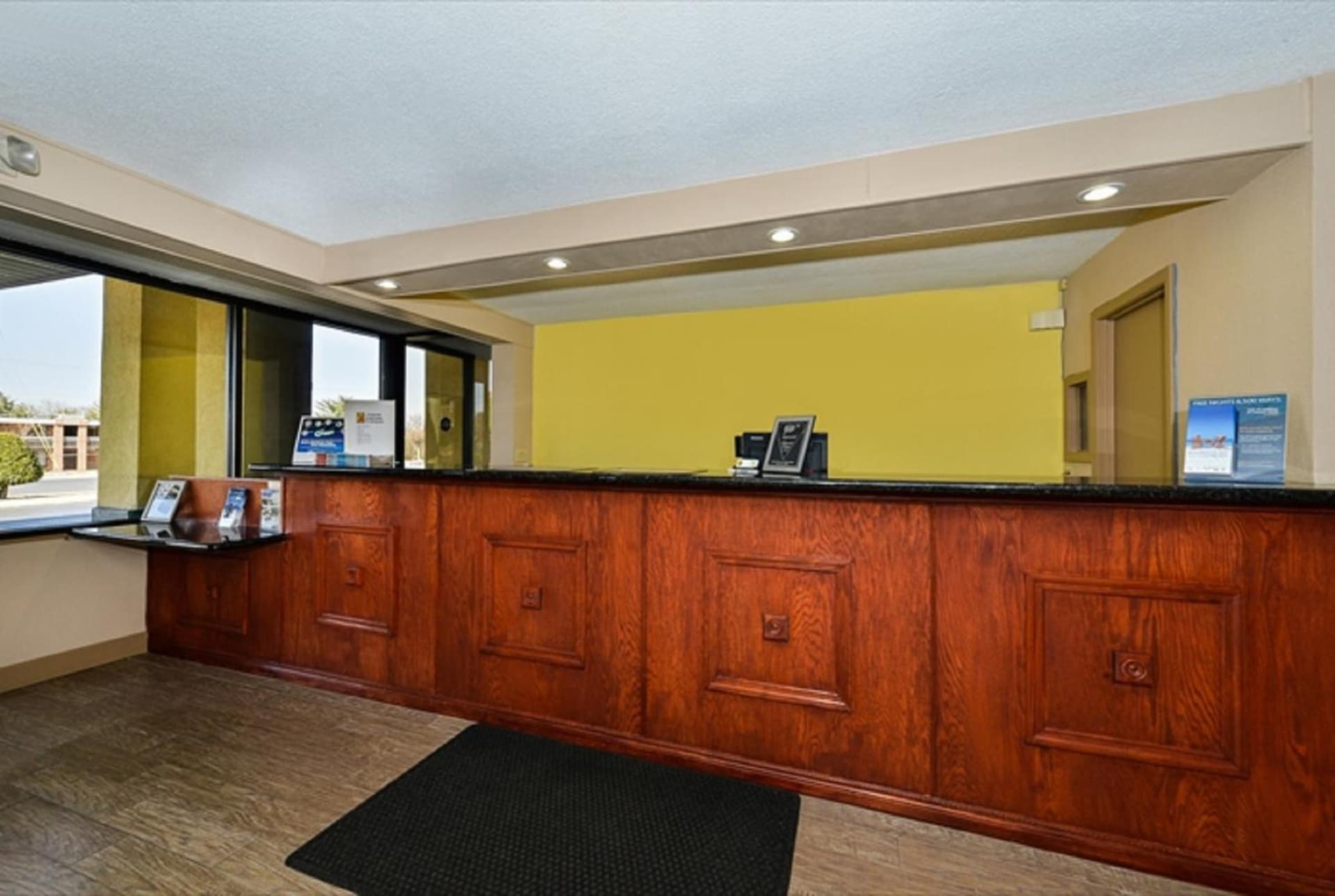 Super 8 by Wyndham Clarksville Northeast gallery photo in Clarksville, TN — image 20