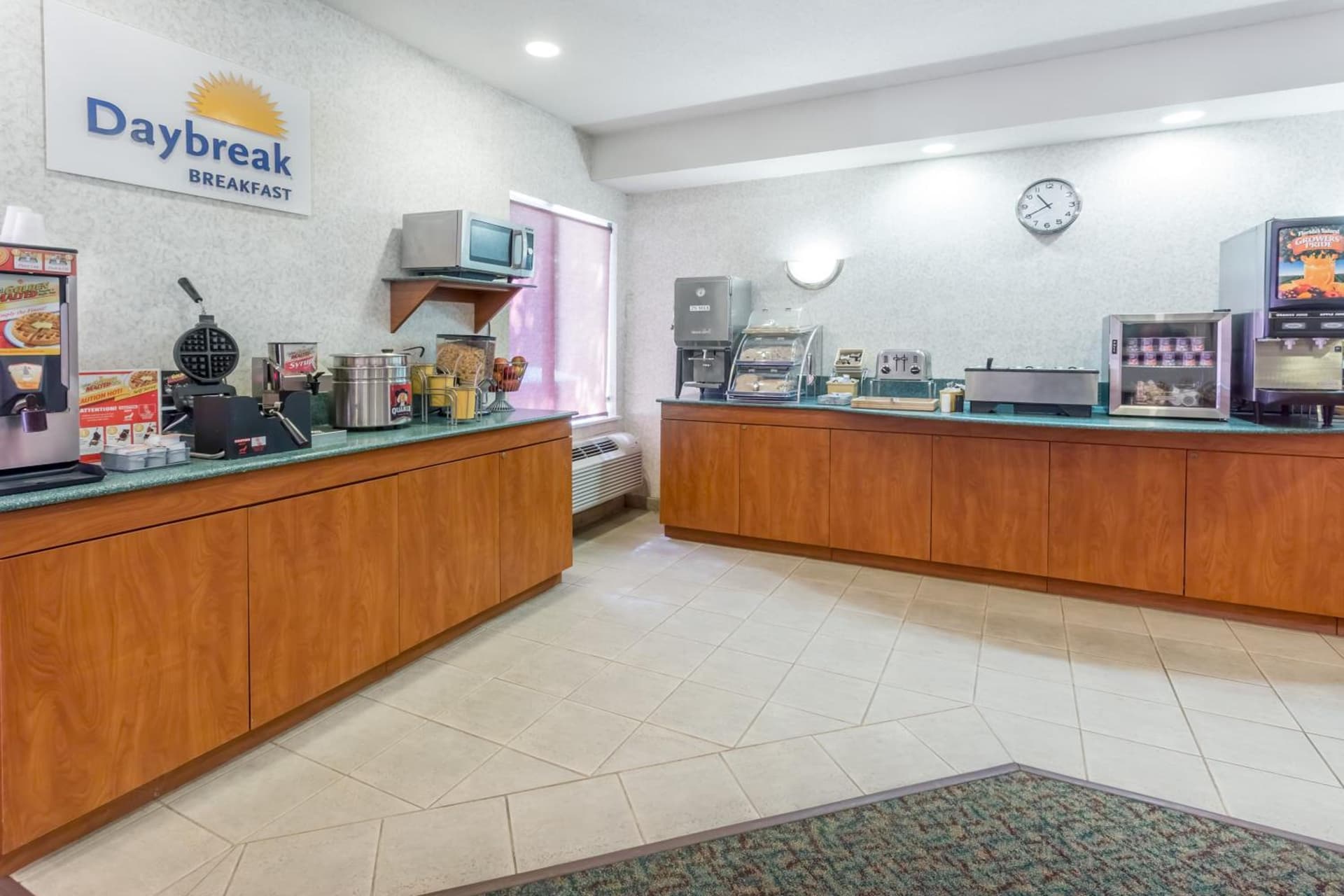 Days Inn & Suites by Wyndham Madison gallery photo in Madison, WI — image 40