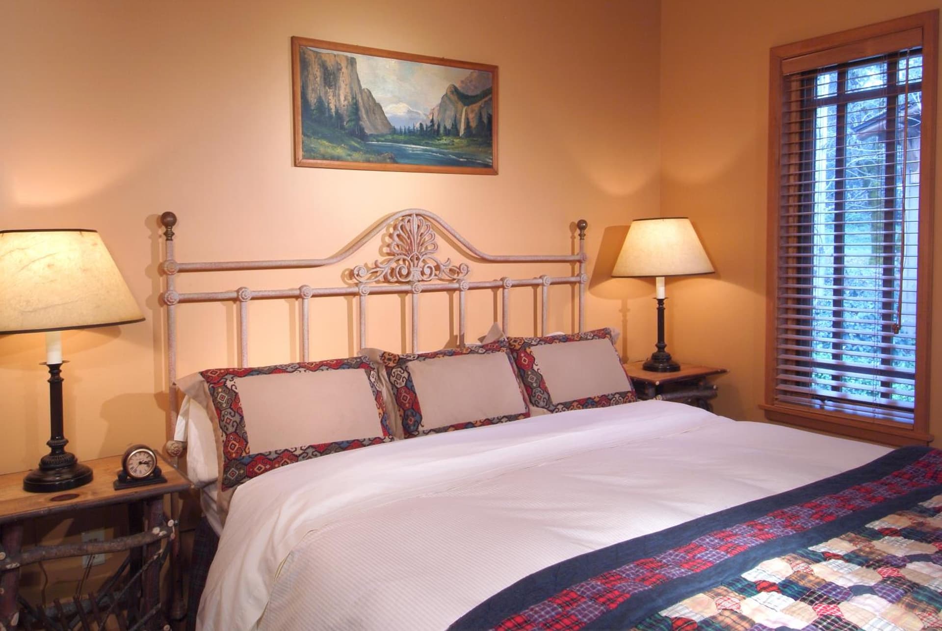 Weasku Inn gallery photo in Grants Pass, OR — image 171