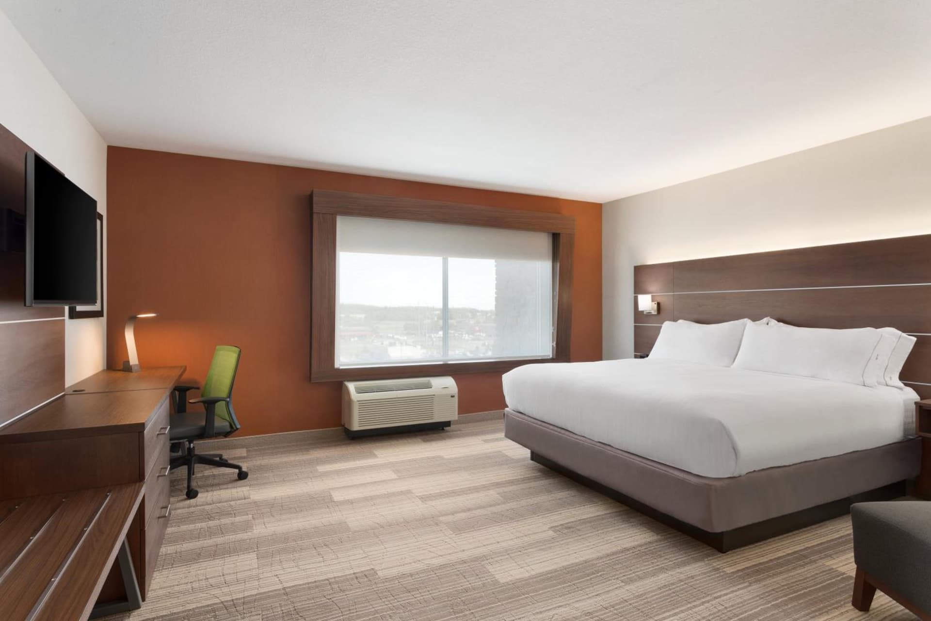 Holiday Inn Express & Suites Duluth North - Miller Hill by IHG gallery photo in Duluth, MN — image 16