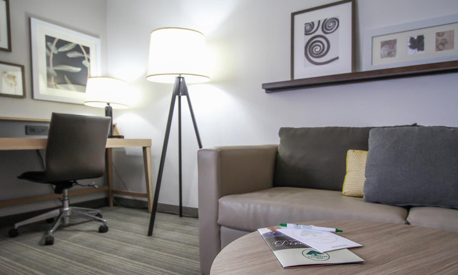 GreenTree Inn & Suites Phoenix Sky Harbor gallery photo in Phoenix, AZ — image 31