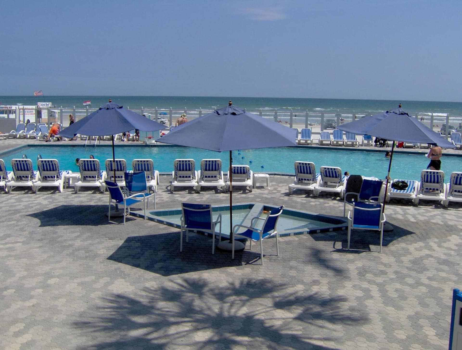 Islander Beach Resort - New Smyrna Beach interior in New Smyrna Beach, FL — gallery photo 2