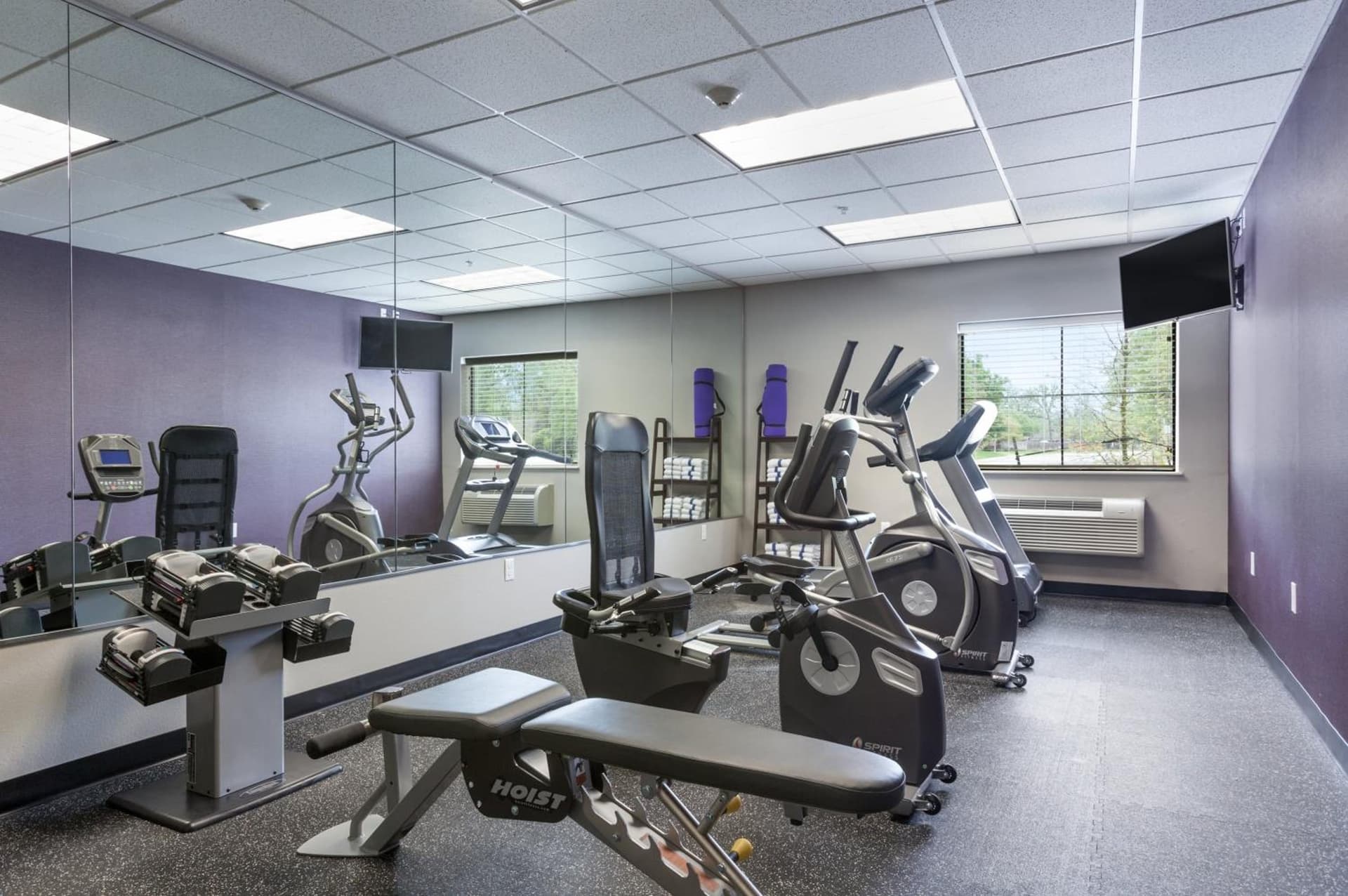 Baymont by Wyndham College Station gallery photo in College Station, TX — image 42