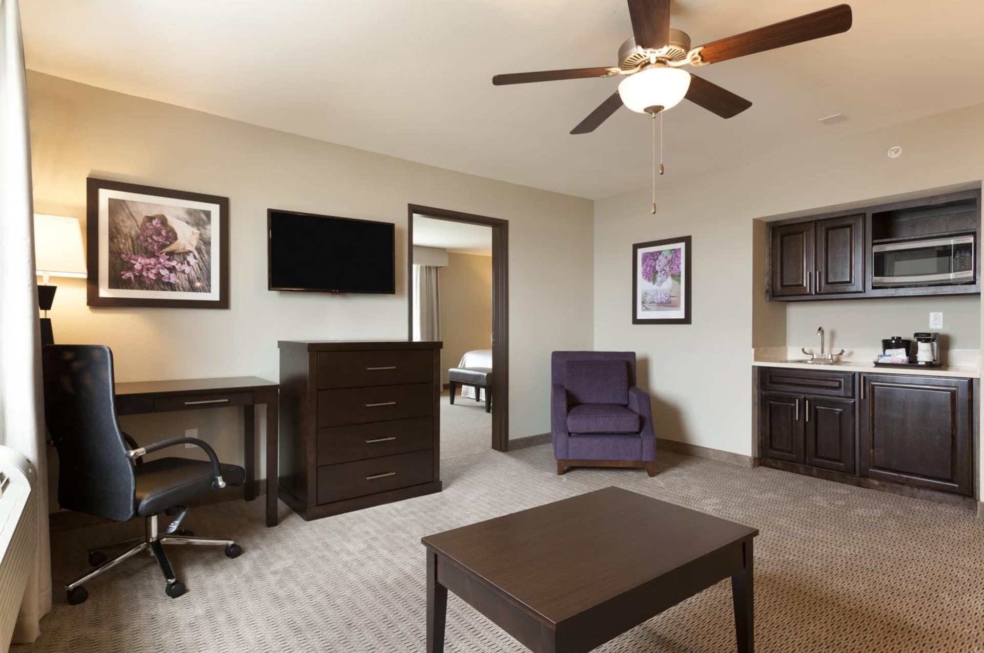 Baymont by Wyndham College Station gallery photo in College Station, TX — image 38