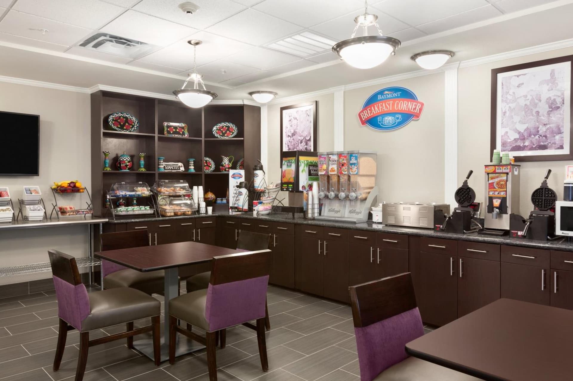Baymont by Wyndham College Station gallery photo in College Station, TX — image 40
