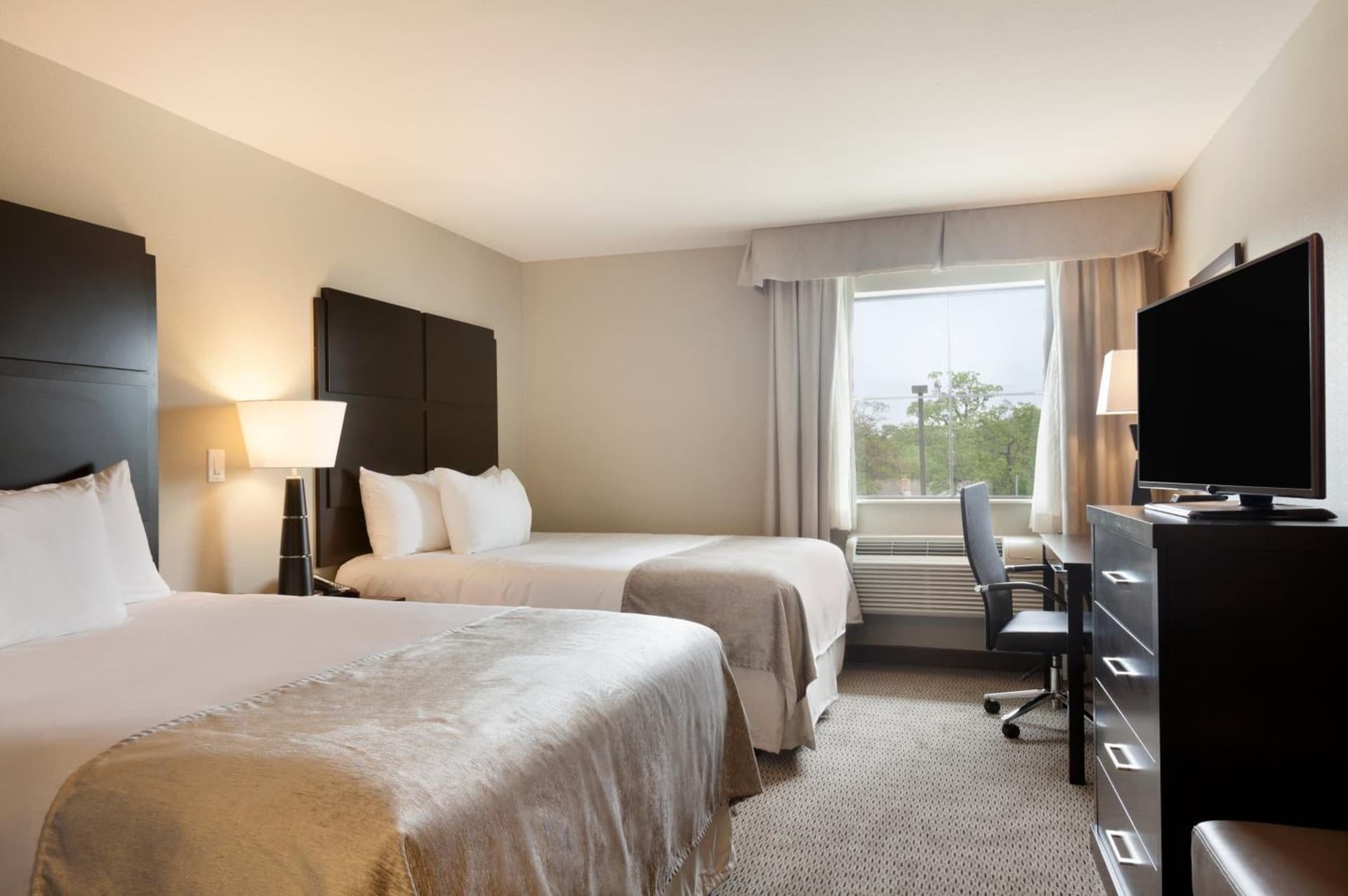 Baymont by Wyndham College Station gallery photo in College Station, TX — image 21